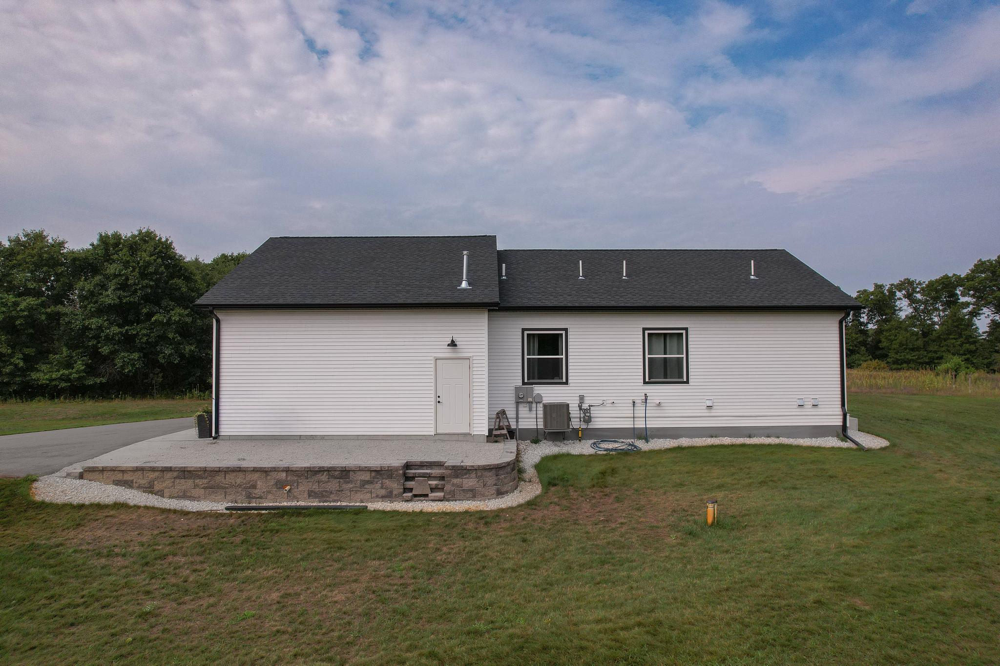 16602 87th Street Se Property Photo 6