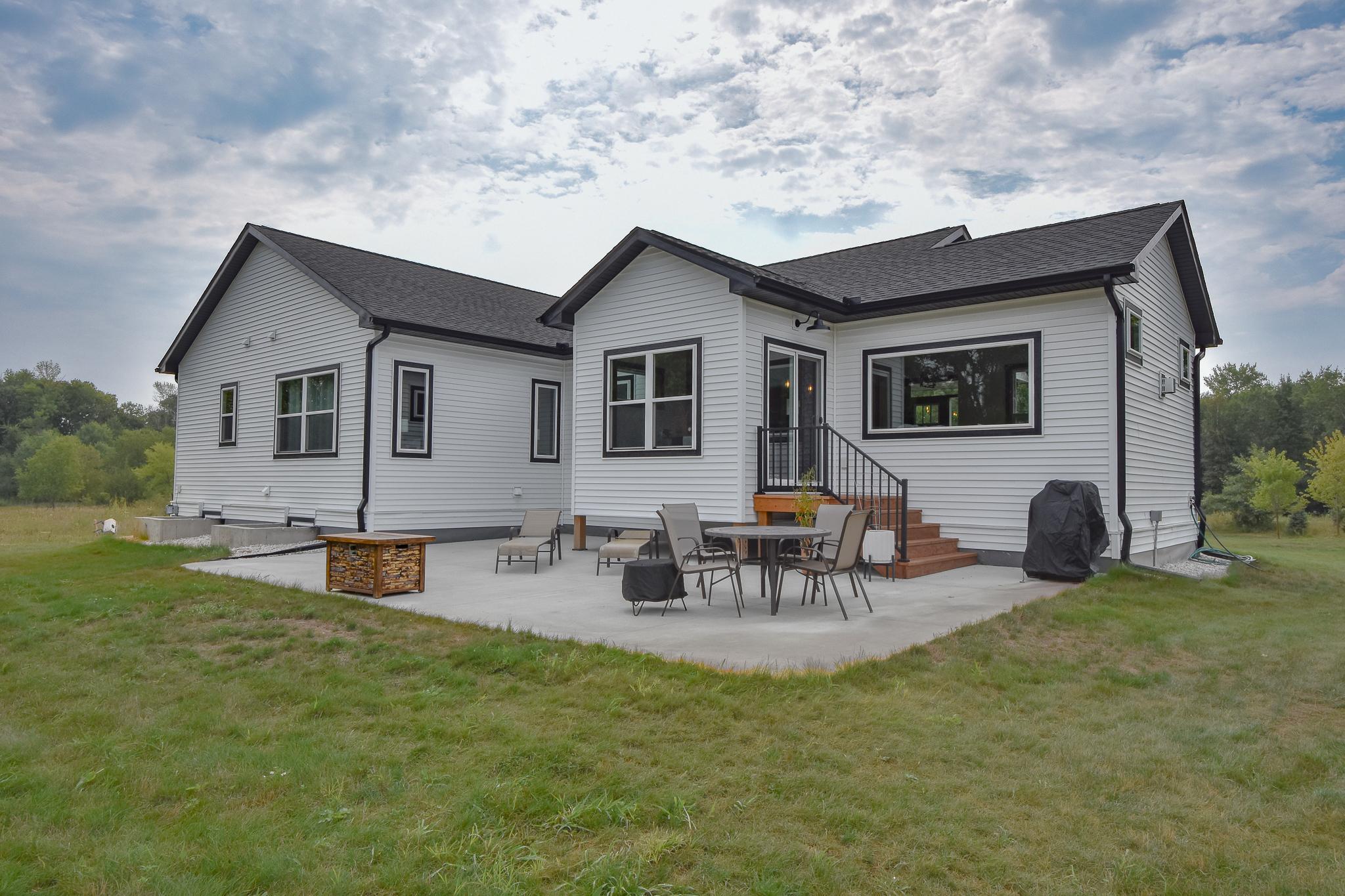 16602 87th Street Se Property Photo 9