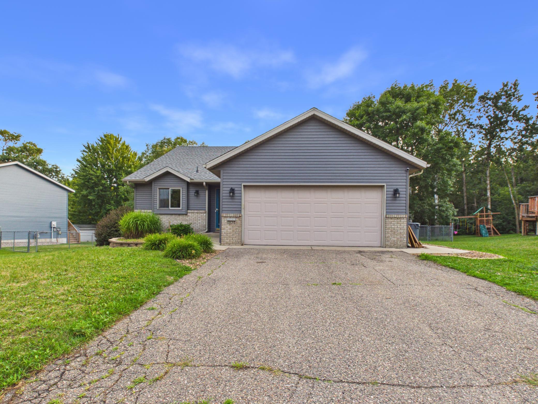 1104 Summit Way Property Photo 3