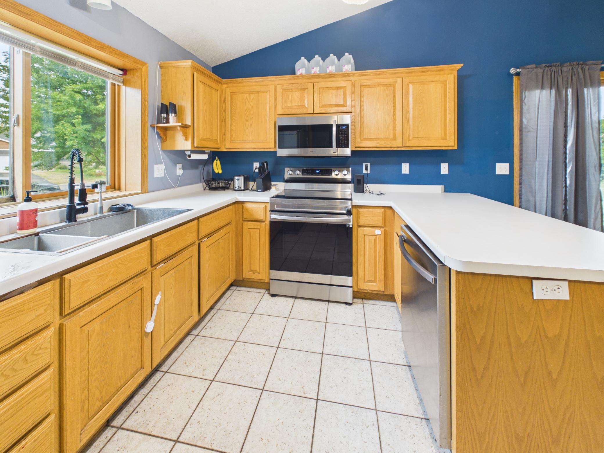 1104 Summit Way Property Photo 5