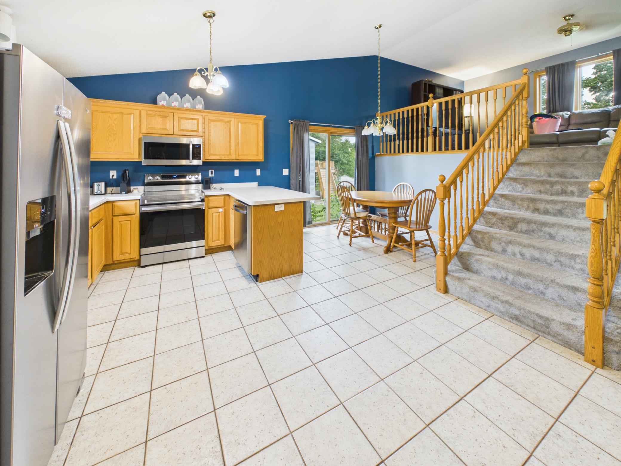 1104 Summit Way Property Photo 6