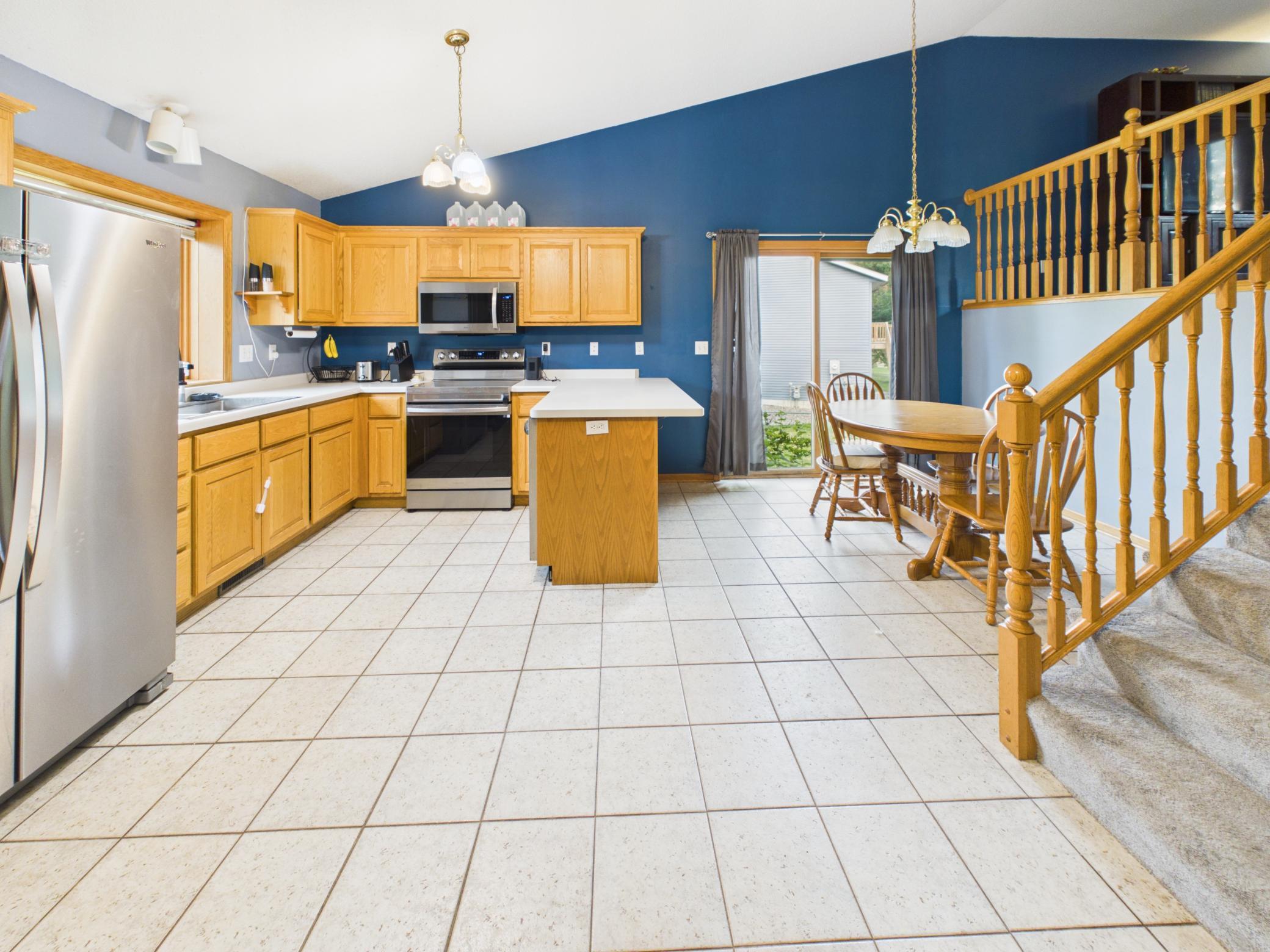 1104 Summit Way Property Photo 7