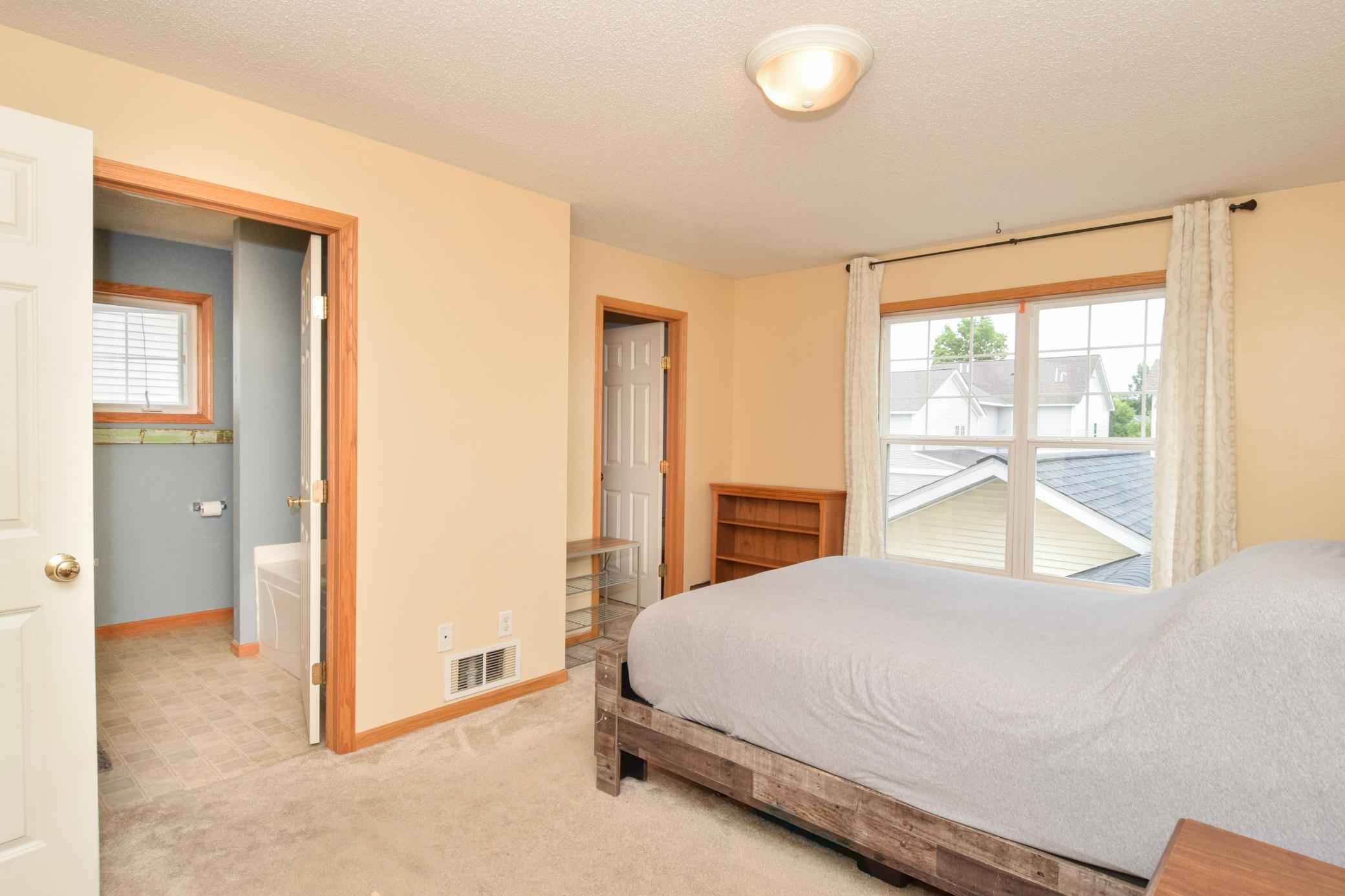 114012 Hundertmark Road Property Photo 4