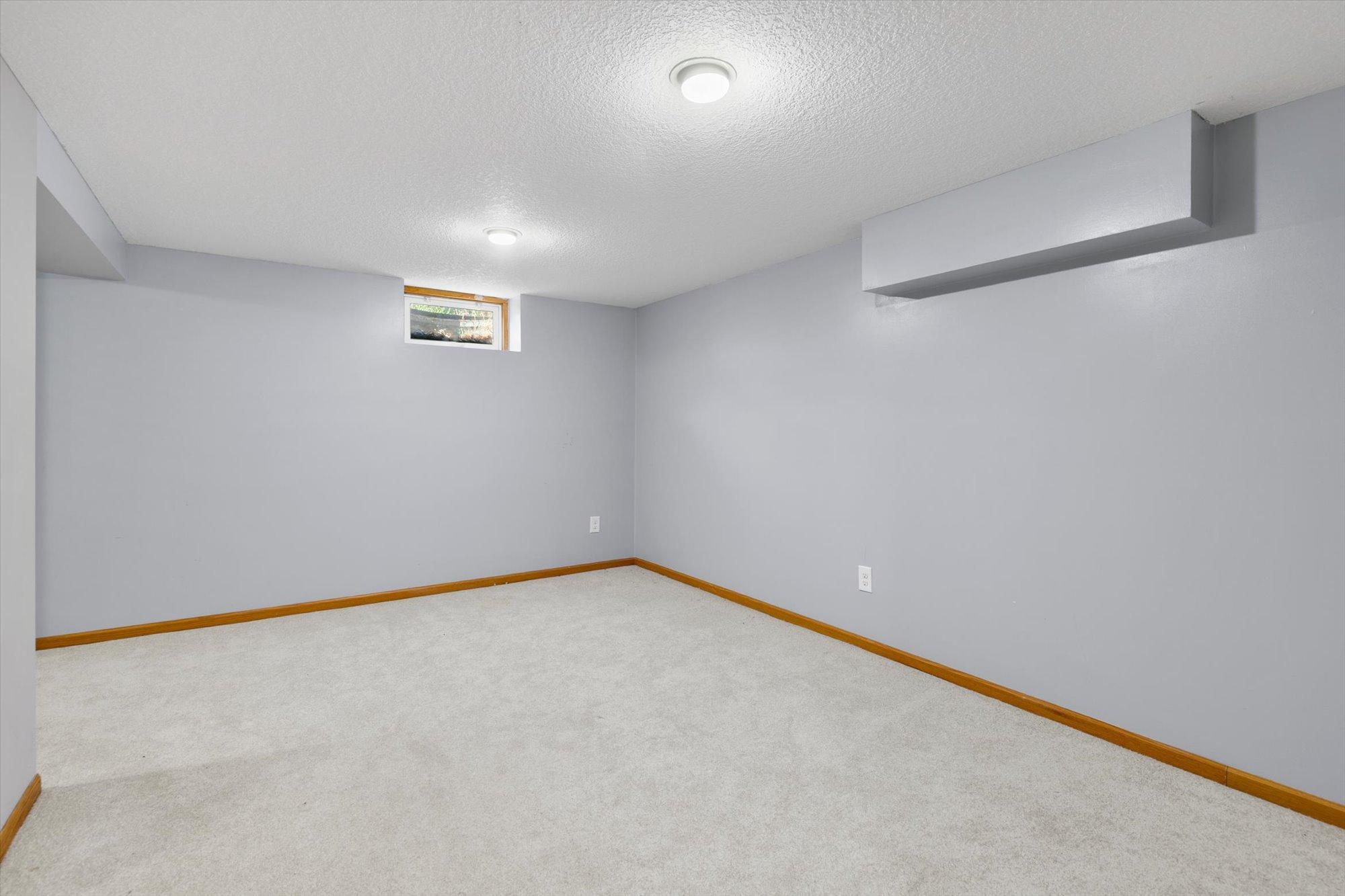 9119 Bloomington Avenue Property Photo 23