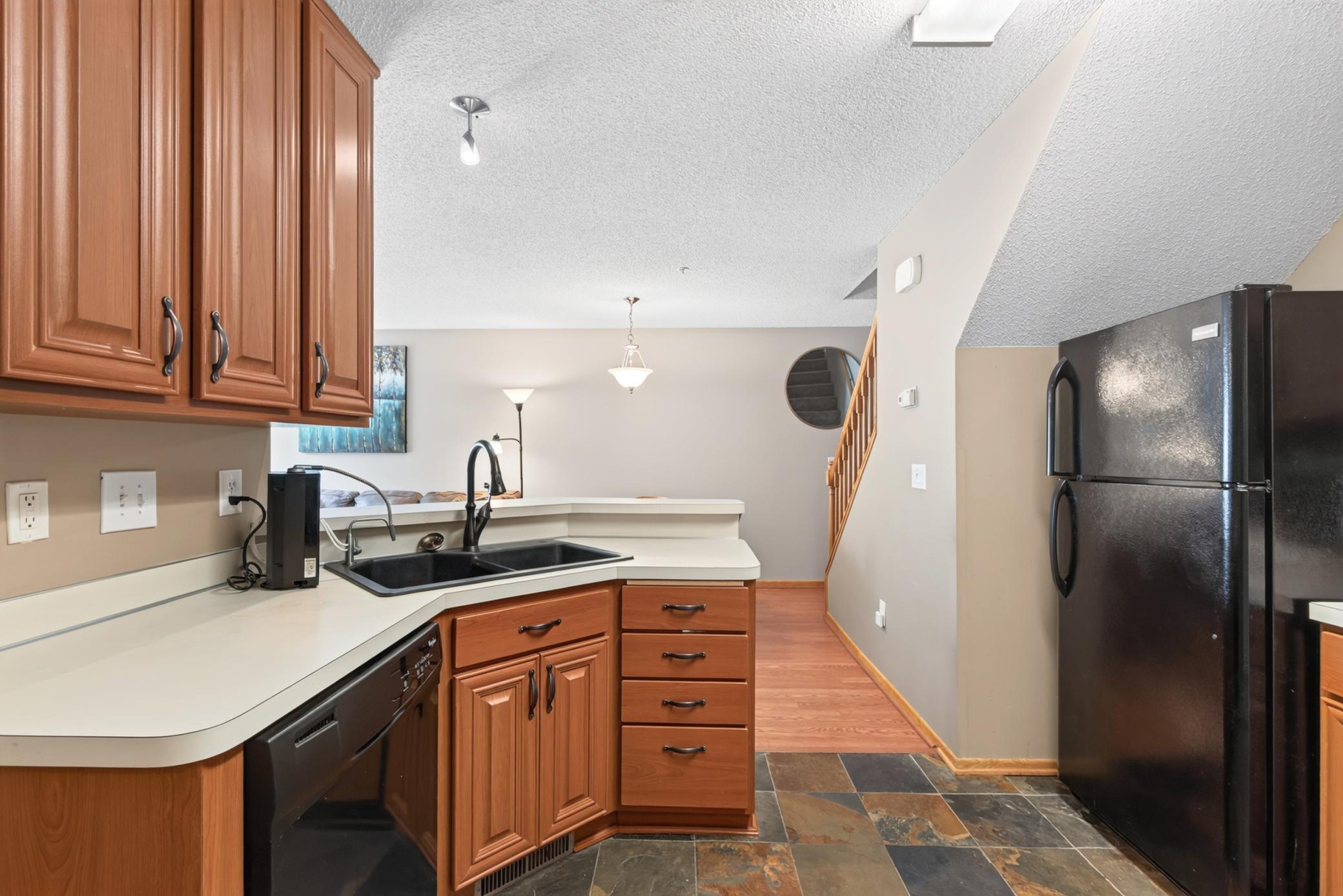 2210 Ranchview Lane N 127 Property Photo 11