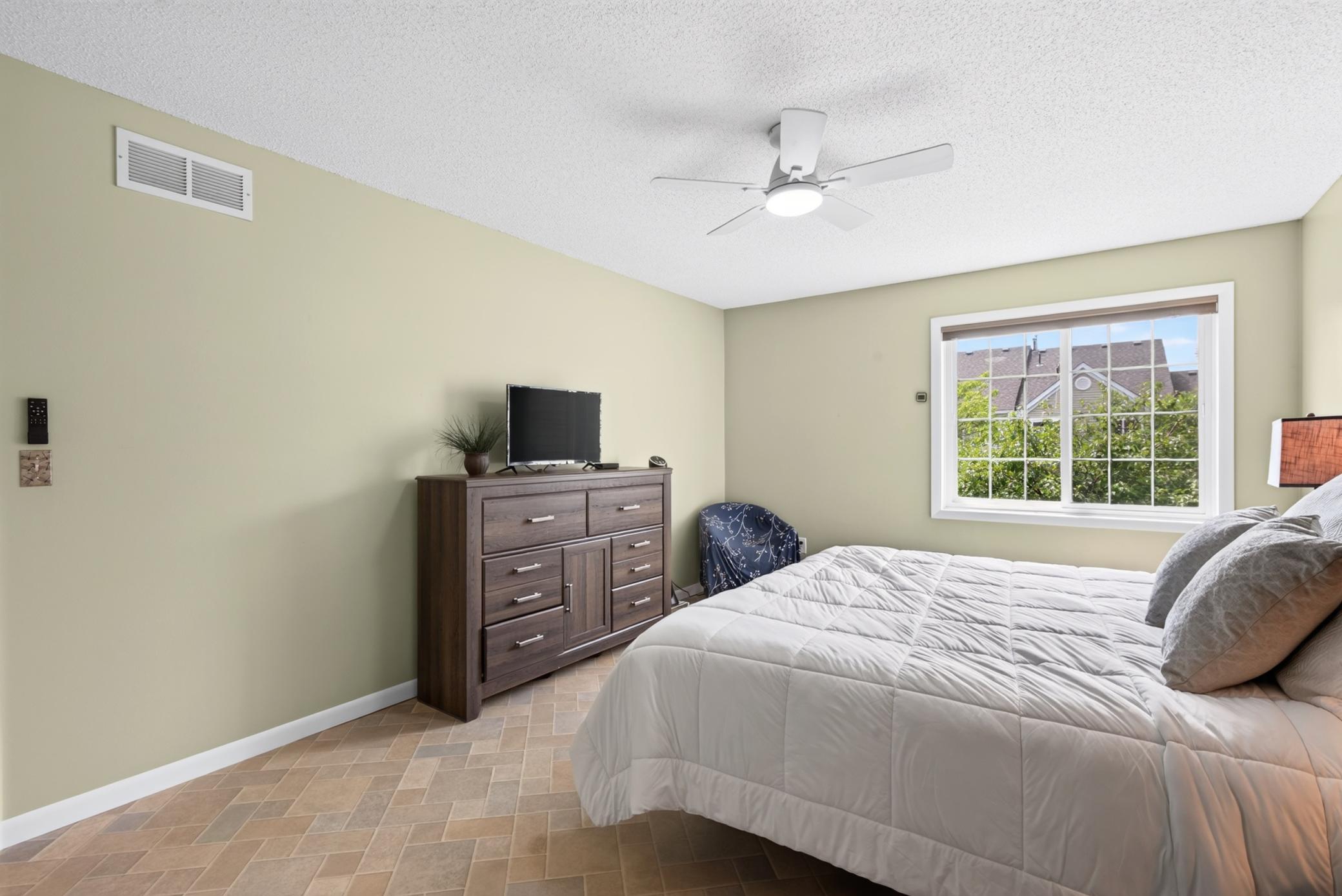 2210 Ranchview Lane N 127 Property Photo 16