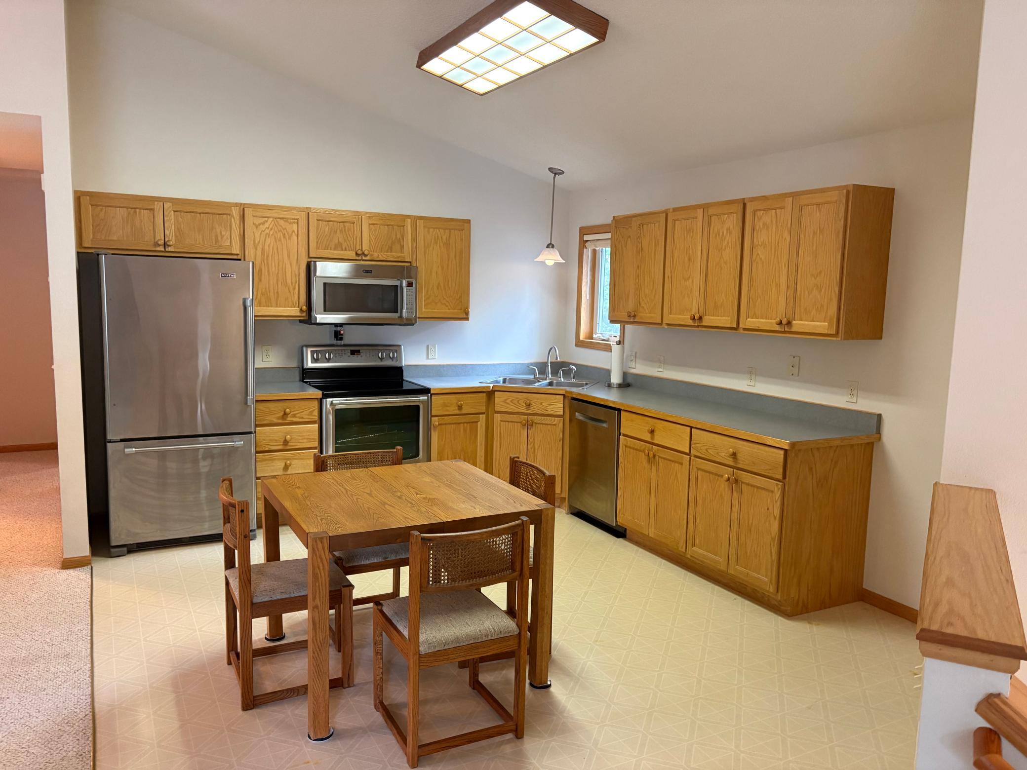 6584 Mary Street Property Photo 4