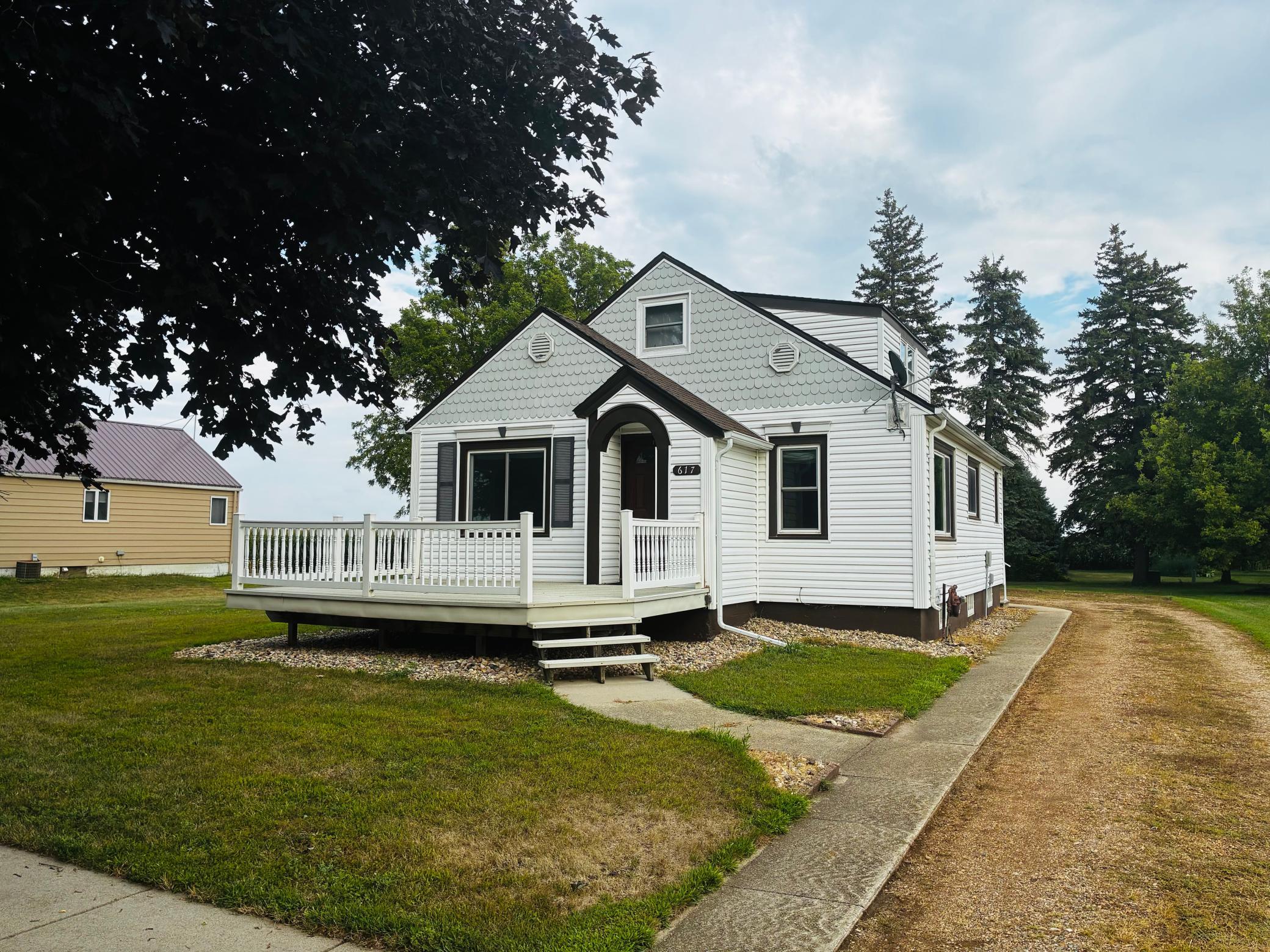 617 3rd Avenue Property Photo 1
