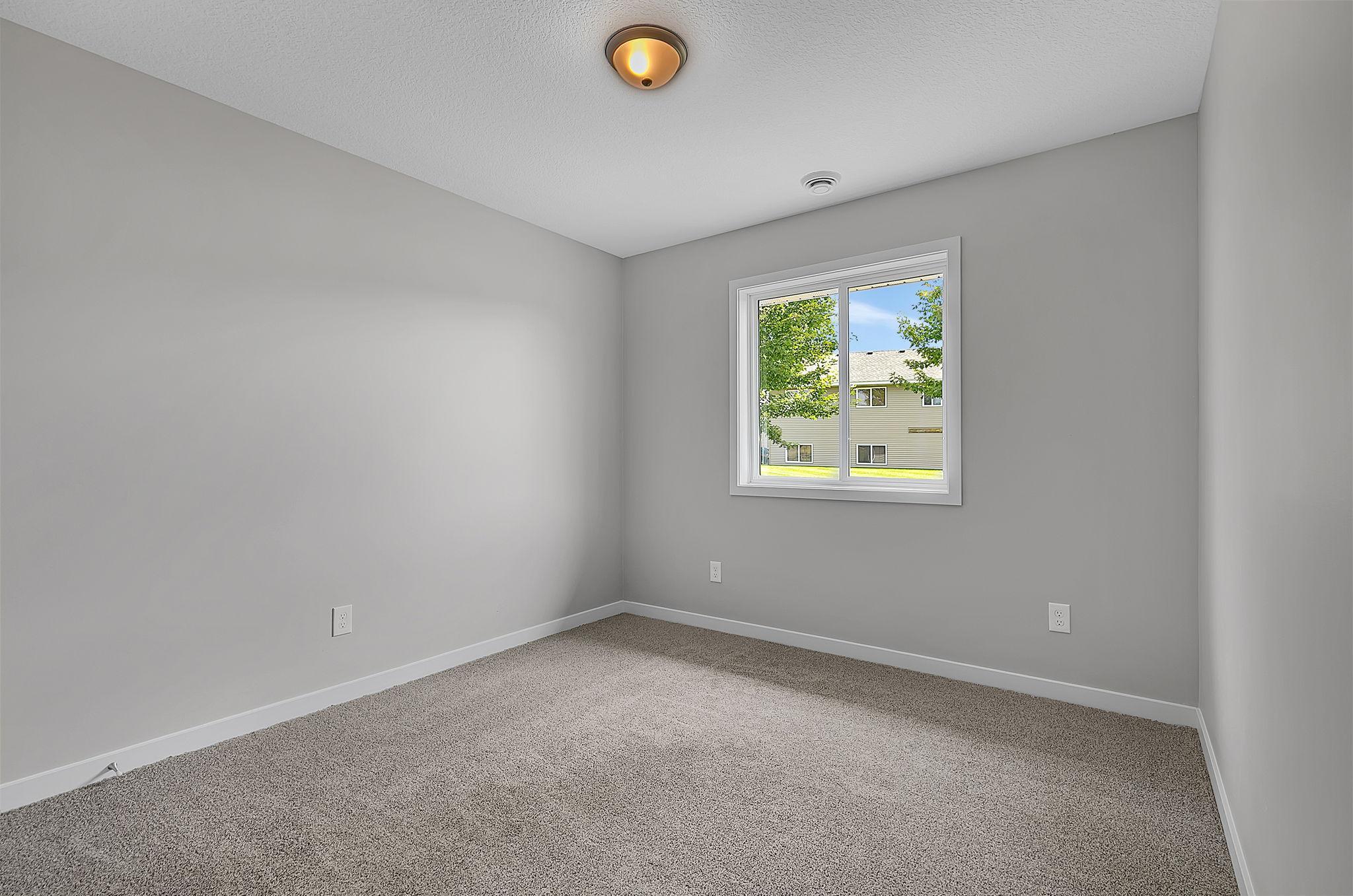 910 13th Avenue Ne Property Photo 12