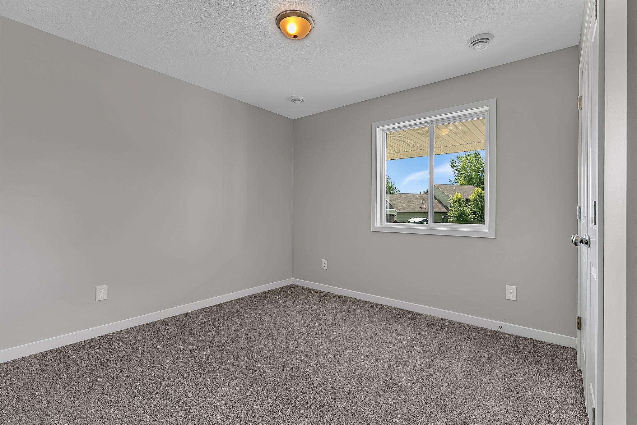 910 13th Avenue Ne Property Photo 15