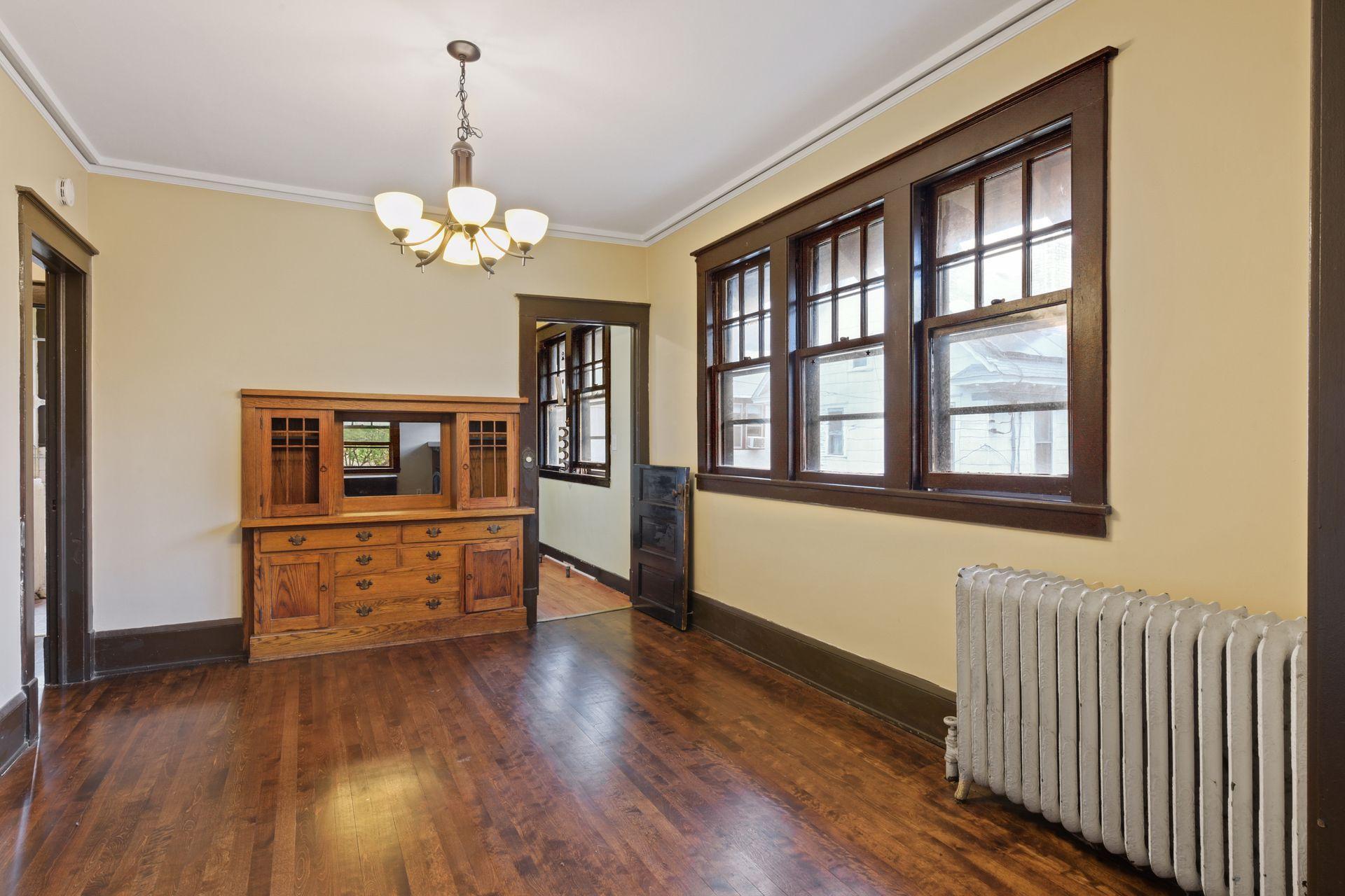 1108 W 28th Street Property Photo 5