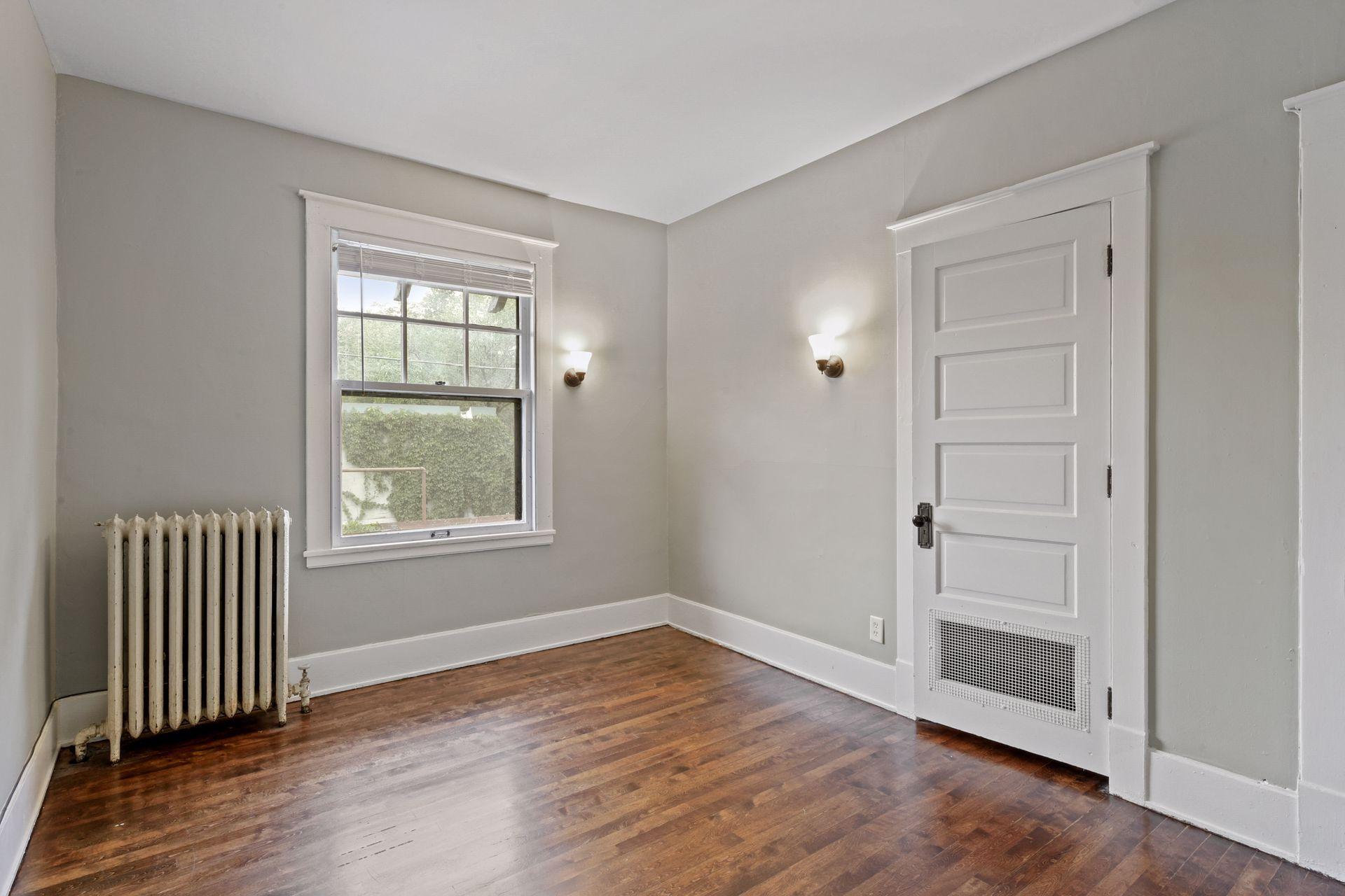1108 W 28th Street Property Photo 8