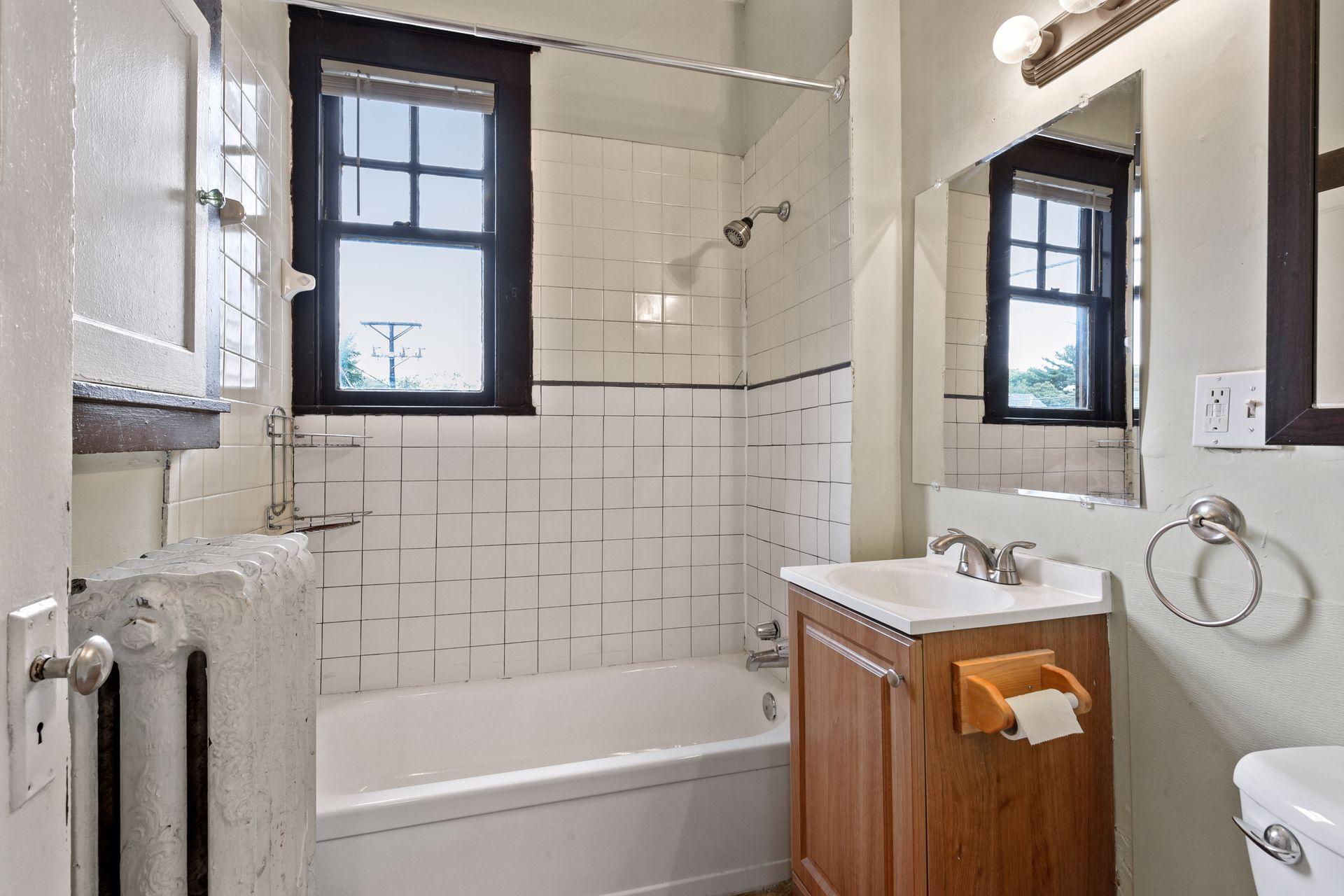 1108 W 28th Street Property Photo 10