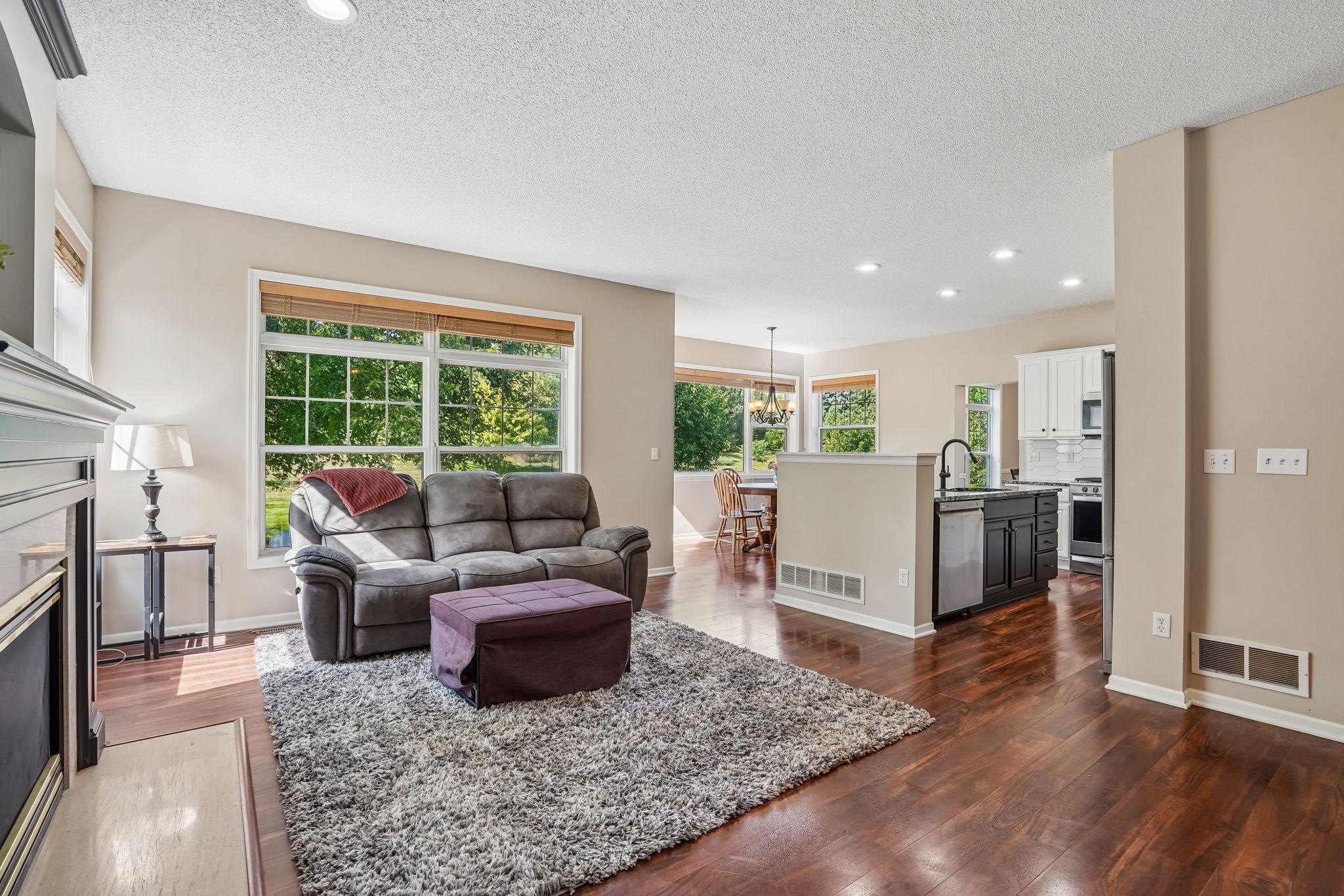 12852 44th Place Ne Property Photo 12