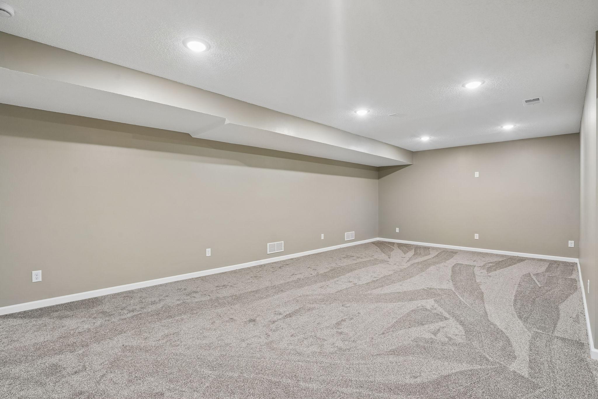 12852 44th Place Ne Property Photo 28