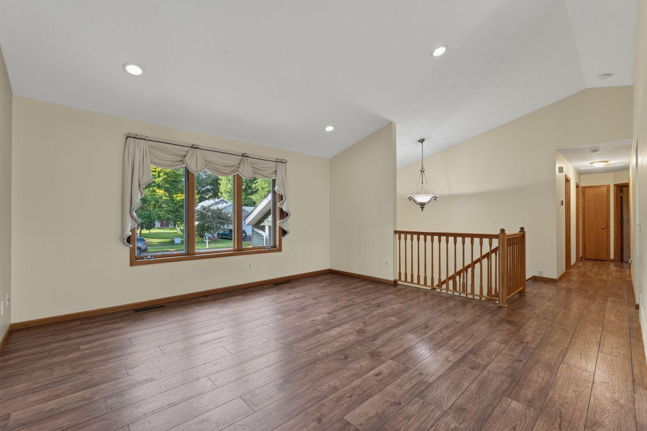 501 Carter Drive Property Photo 7