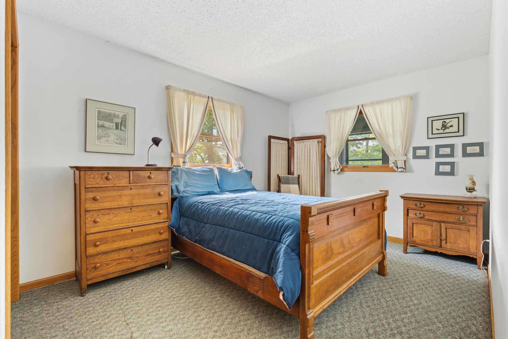 1366 S River Road Property Photo 14