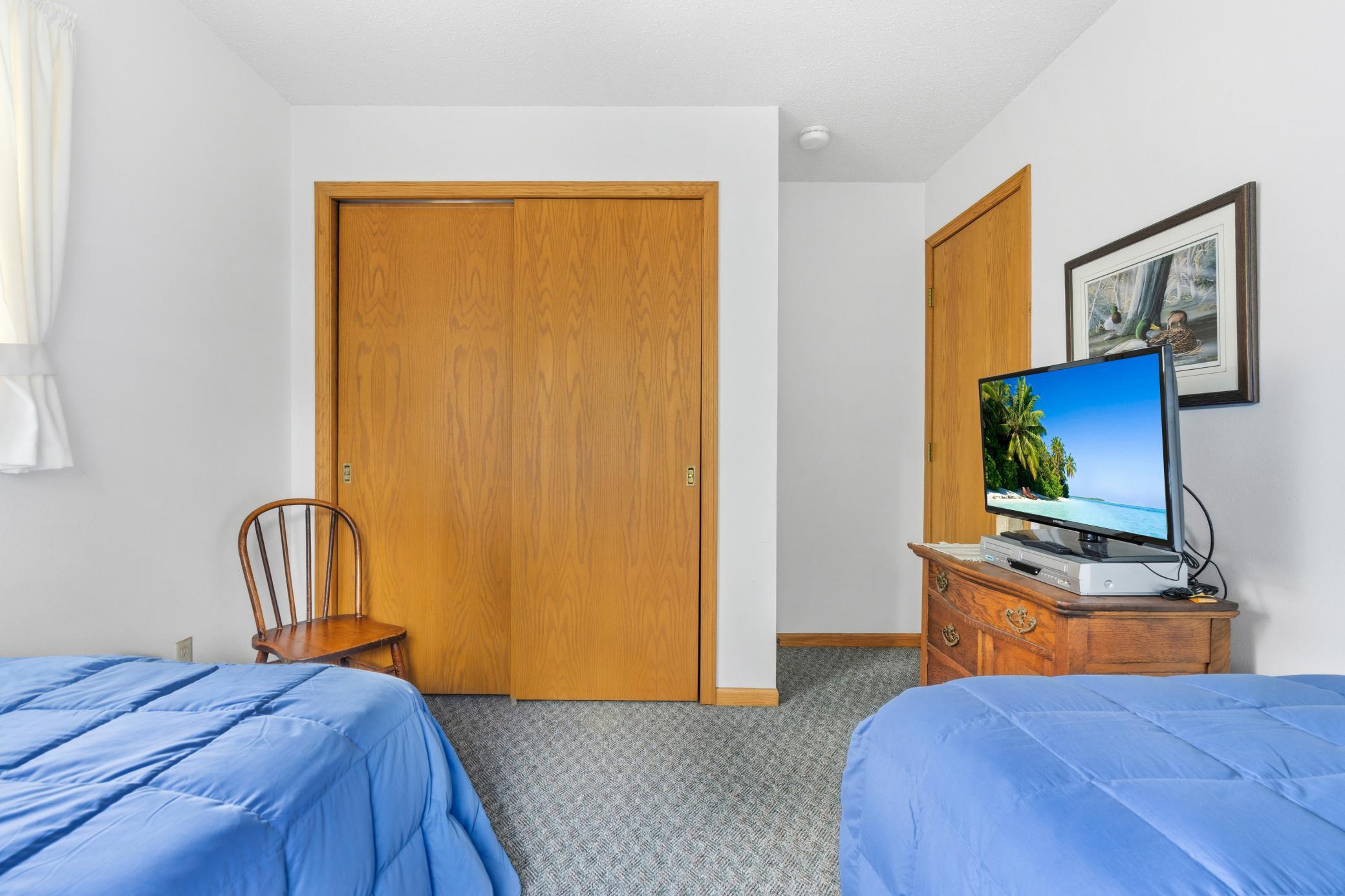 1366 S River Road Property Photo 17