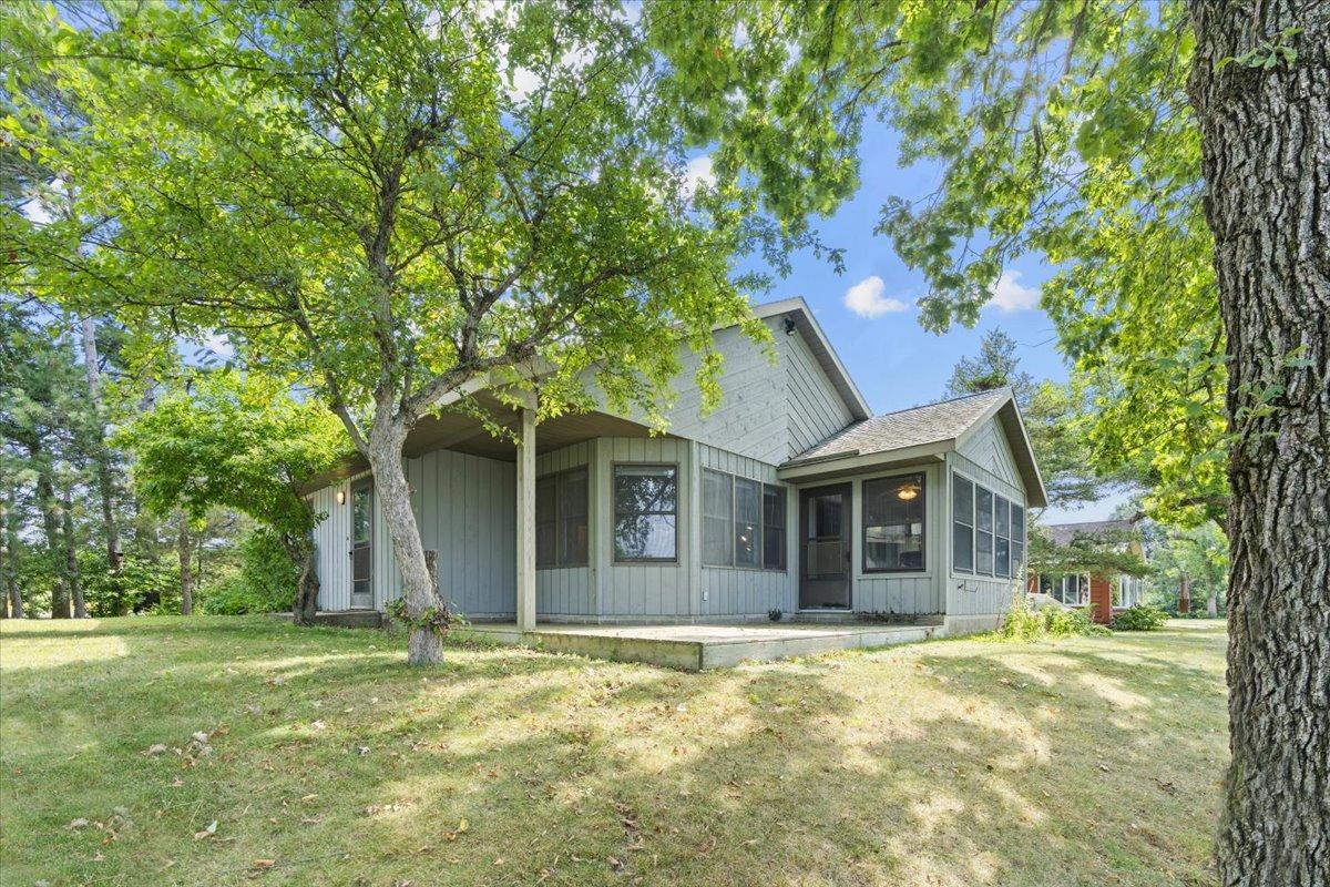 1366 S River Road Property Photo 39