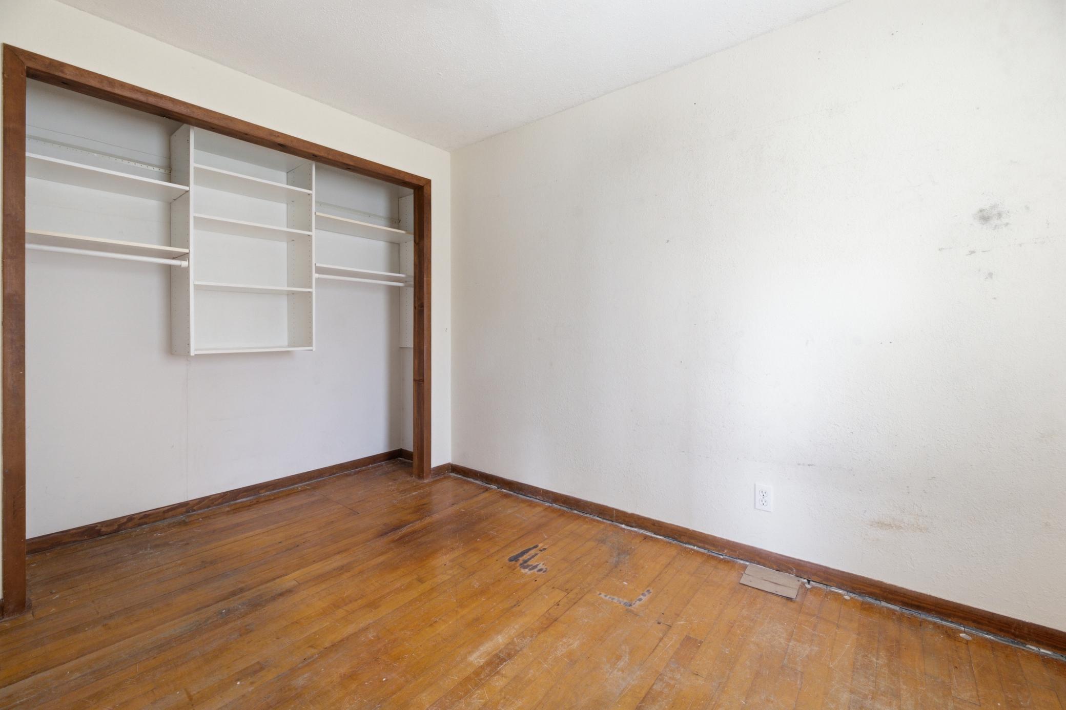 419 E Broadway Street Property Photo 16