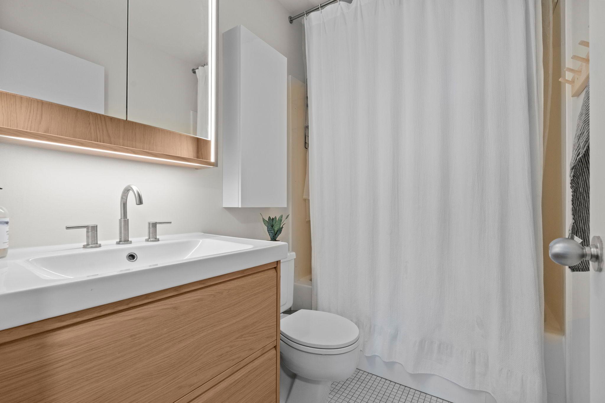 121 Washington Avenue S 1516 Property Photo 13