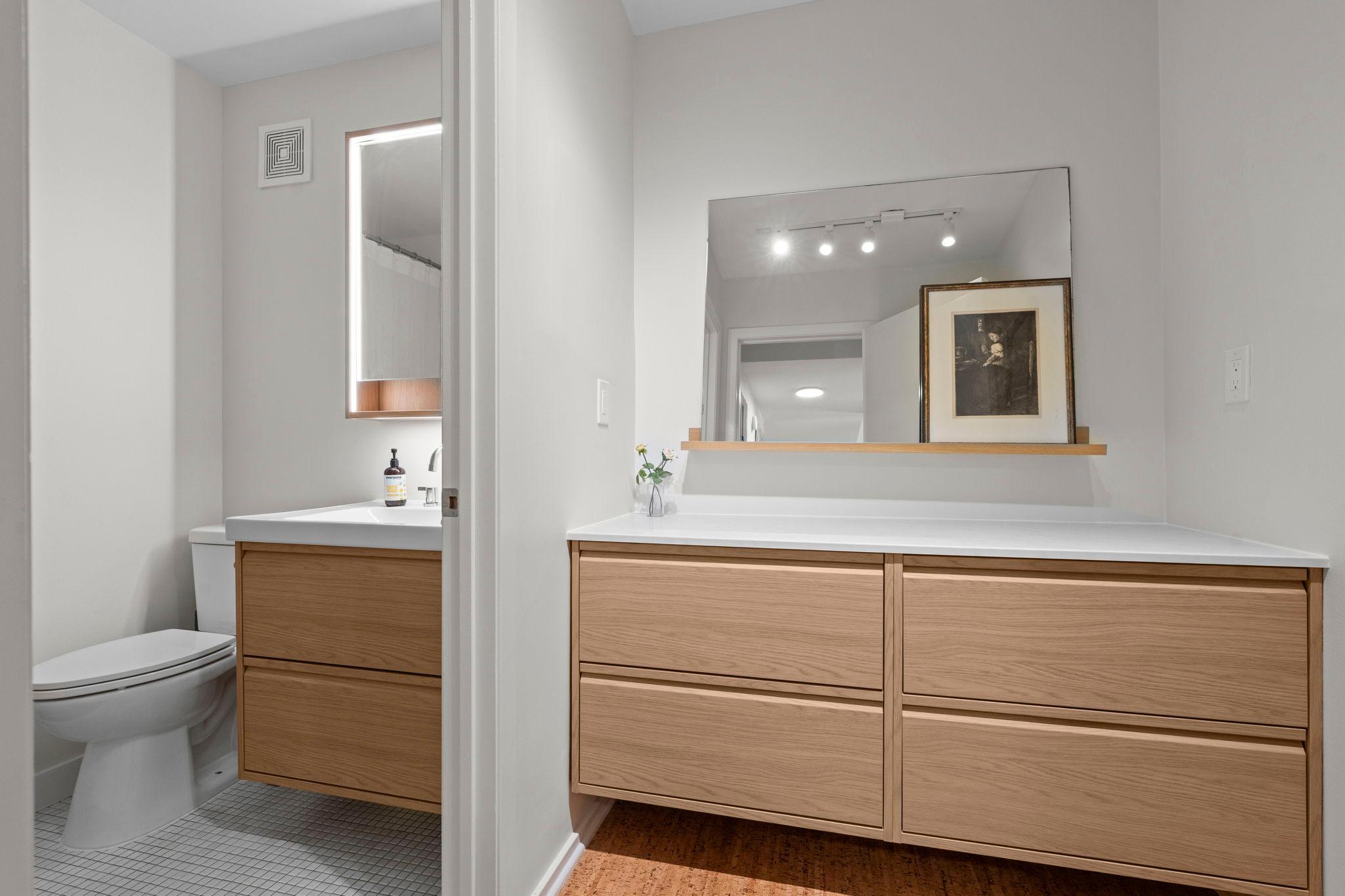 121 Washington Avenue S 1516 Property Photo 17