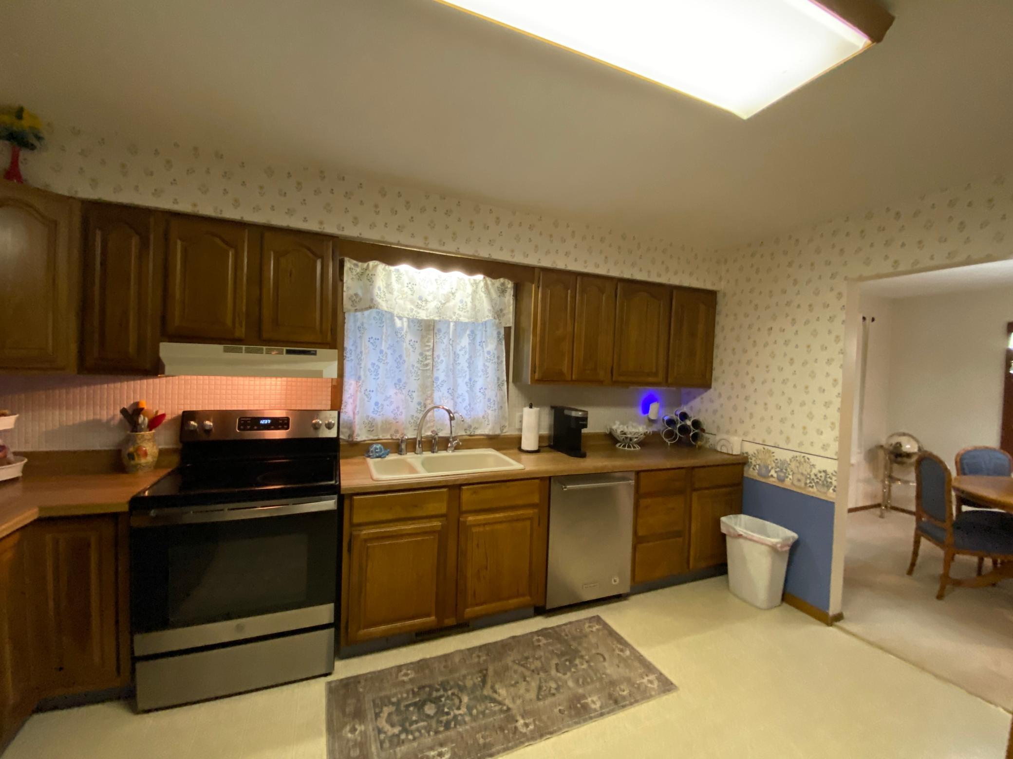 421 Meredith Road Property Photo 4