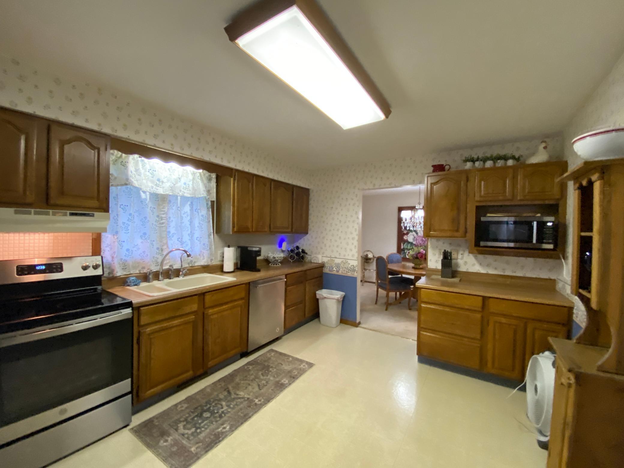 421 Meredith Road Property Photo 5