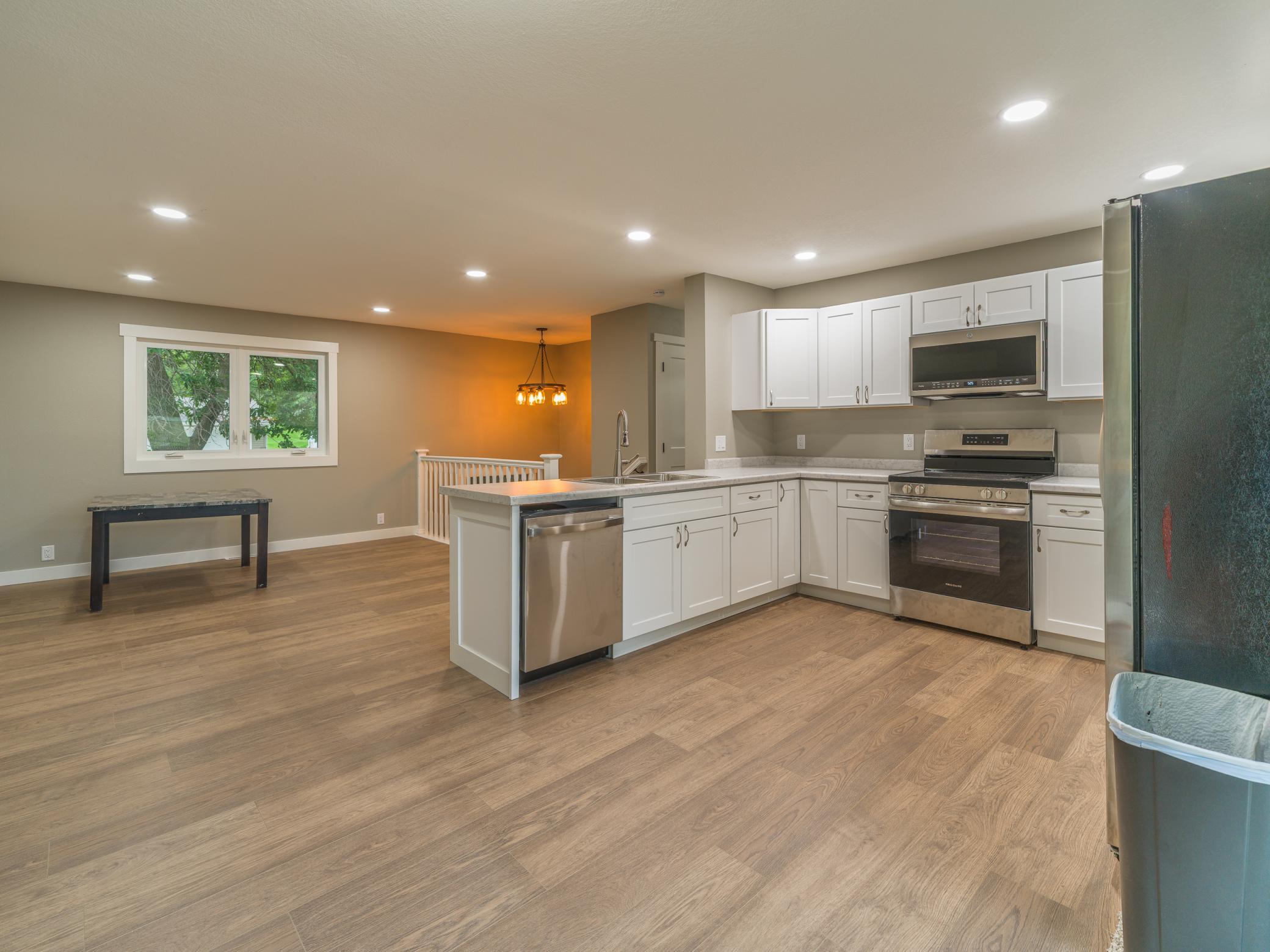 1208 Crestview Road Property Photo 9