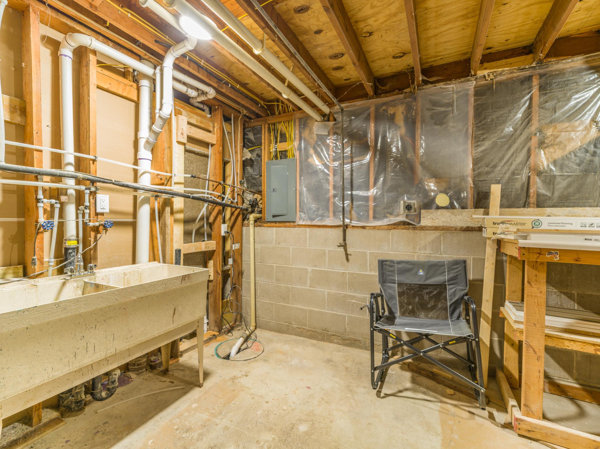 1208 Crestview Road Property Photo 24