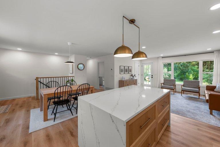 8124 Mount Curve Boulevard Property Photo 18