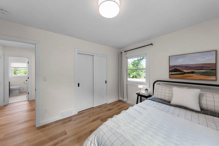 8124 Mount Curve Boulevard Property Photo 21