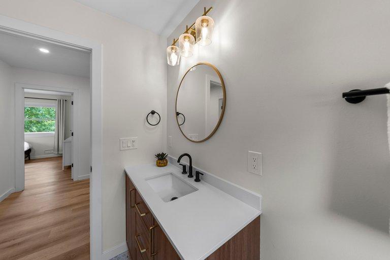 8124 Mount Curve Boulevard Property Photo 25