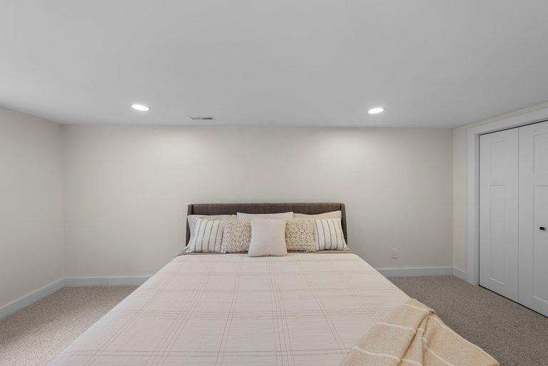 8124 Mount Curve Boulevard Property Photo 42