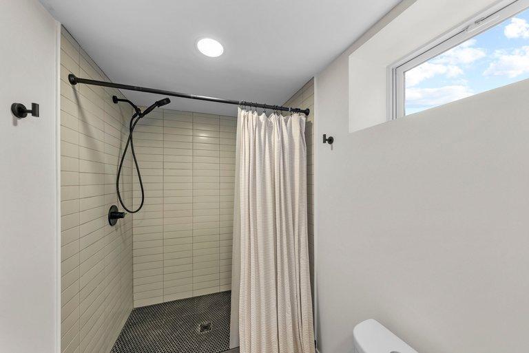 8124 Mount Curve Boulevard Property Photo 47