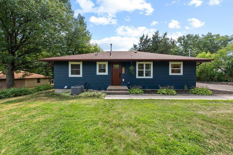 8124 Mount Curve Boulevard Property Photo 57