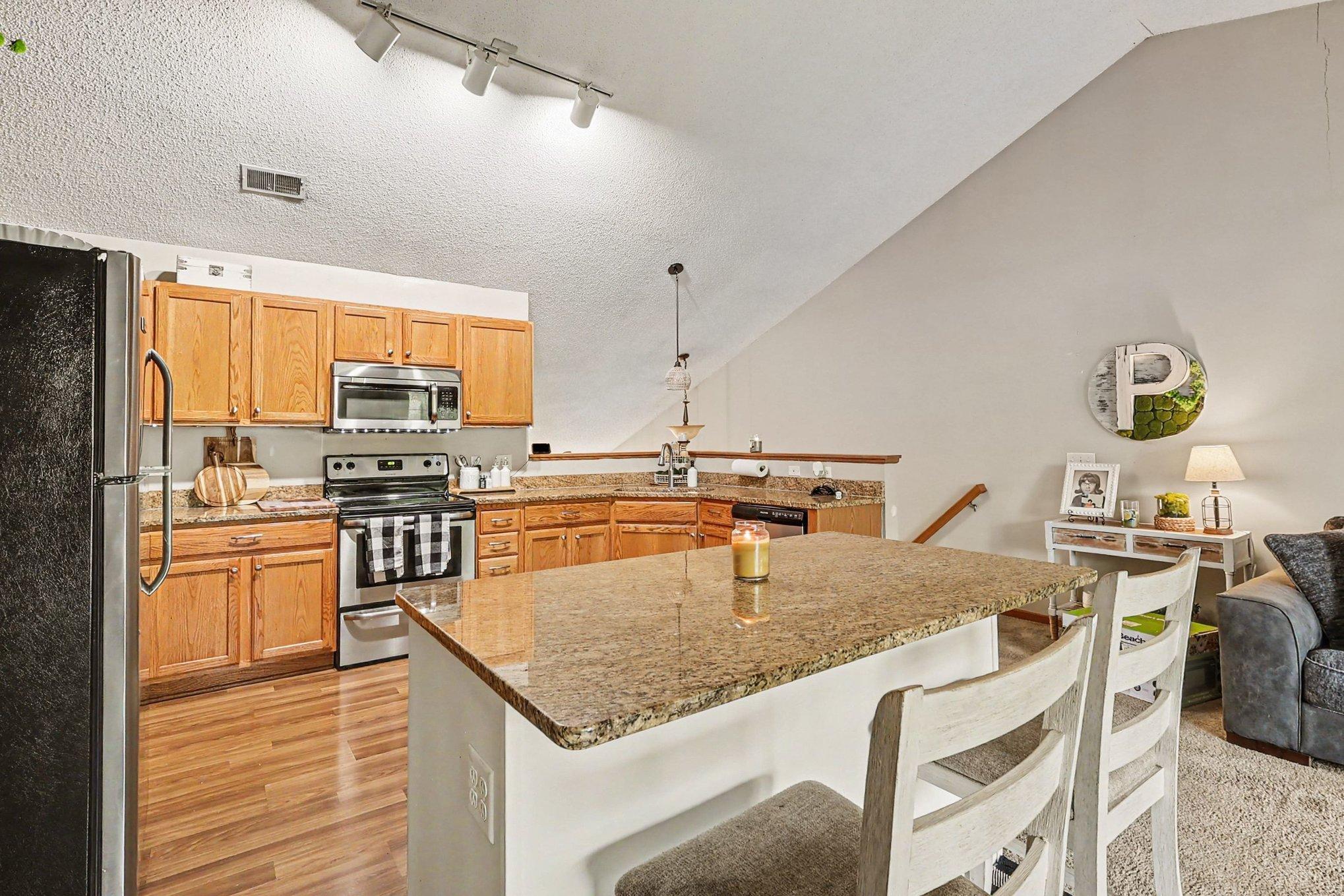 7335 Derby Lane Property Photo 5