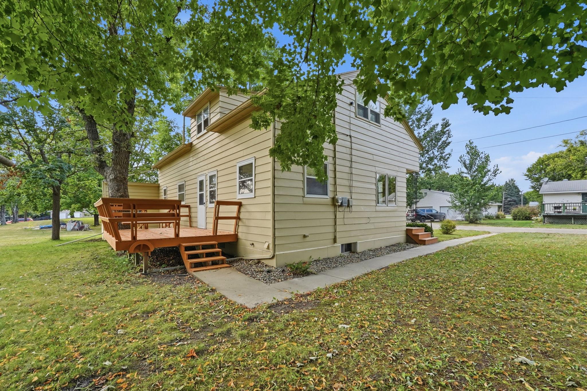 1018 8th Avenue E Property Photo 4