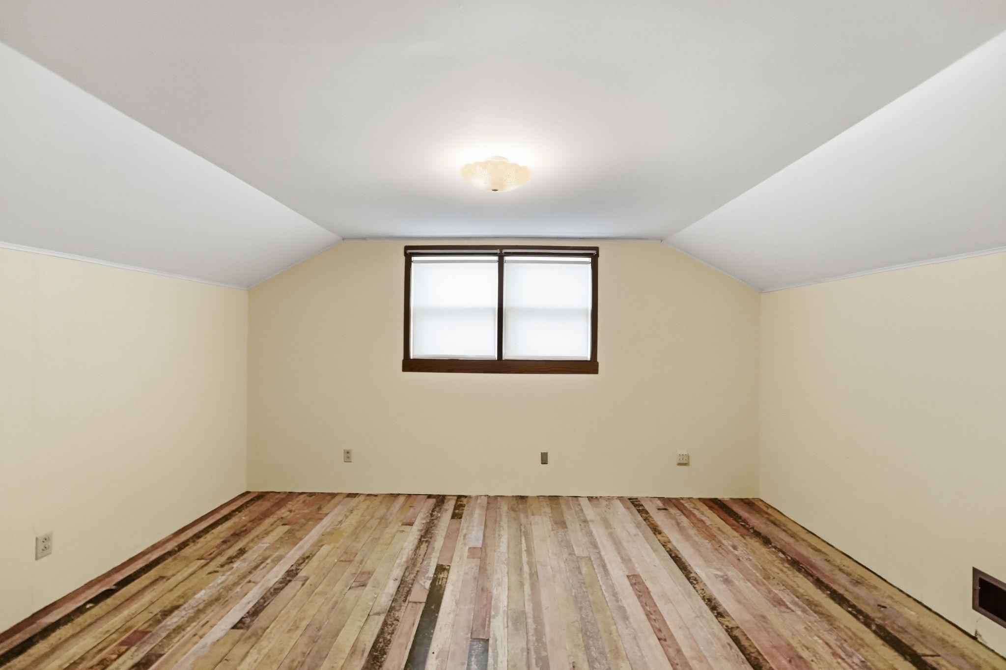 1018 8th Avenue E Property Photo 27