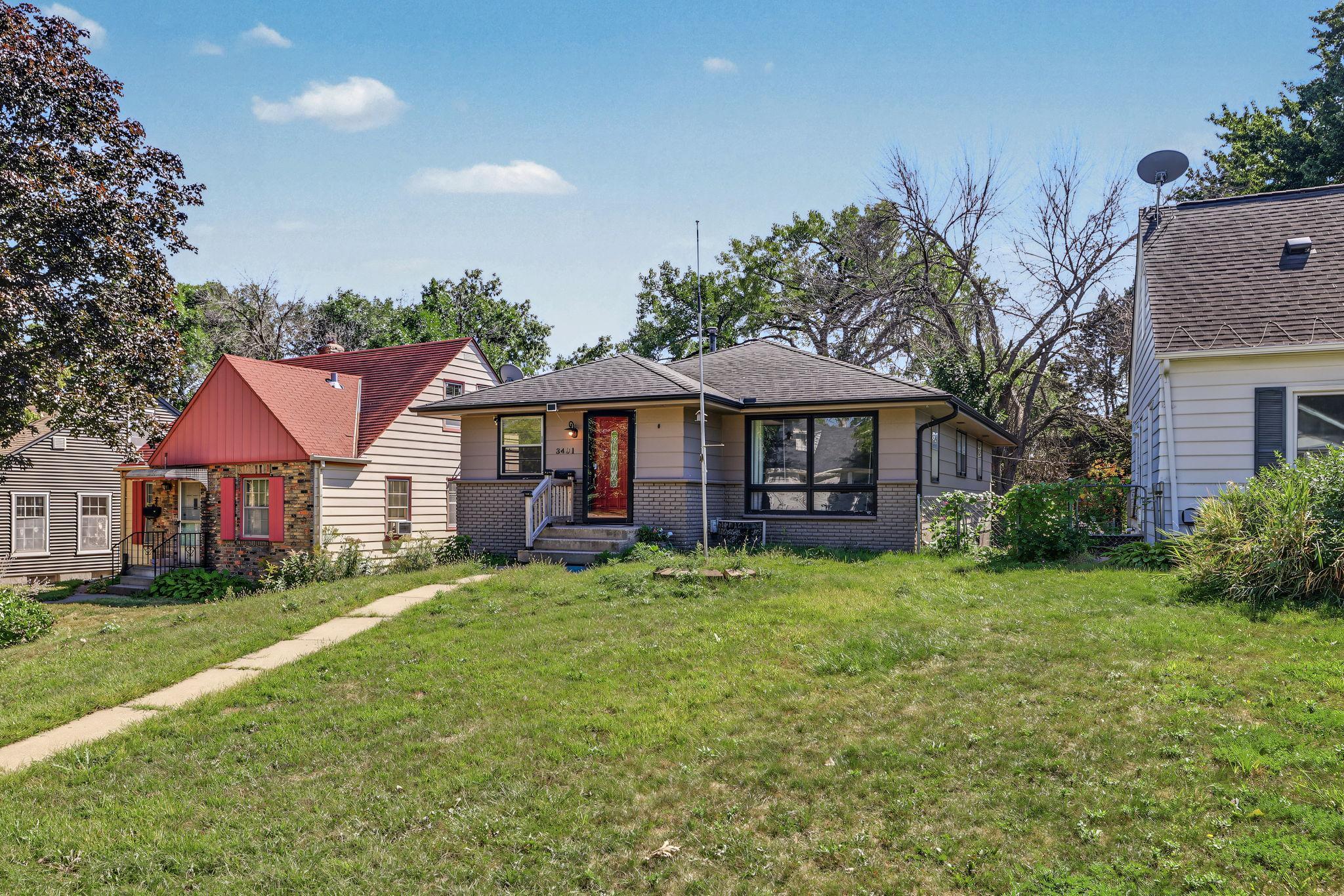 3401 Mcnair Drive N Property Photo 1