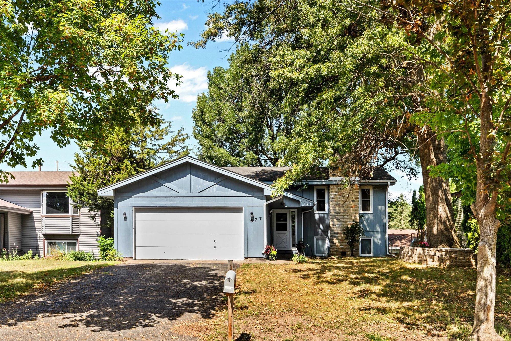 677 California Avenue E Property Photo 2