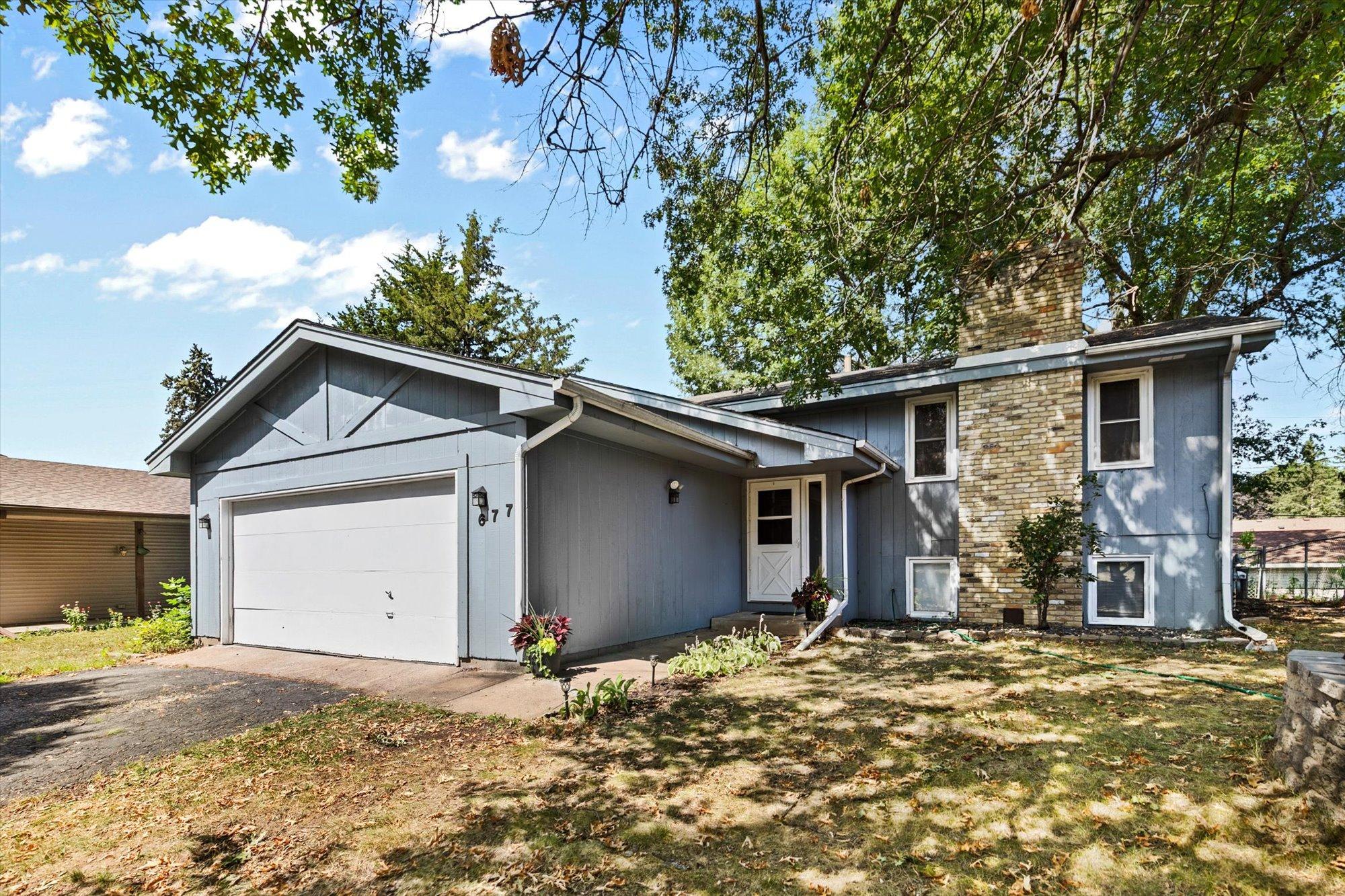 677 California Avenue E Property Photo 3