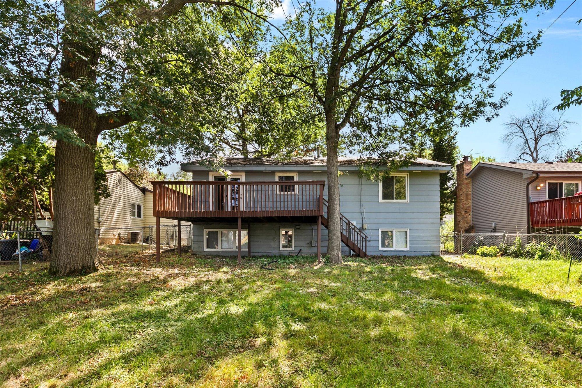 677 California Avenue E Property Photo 5