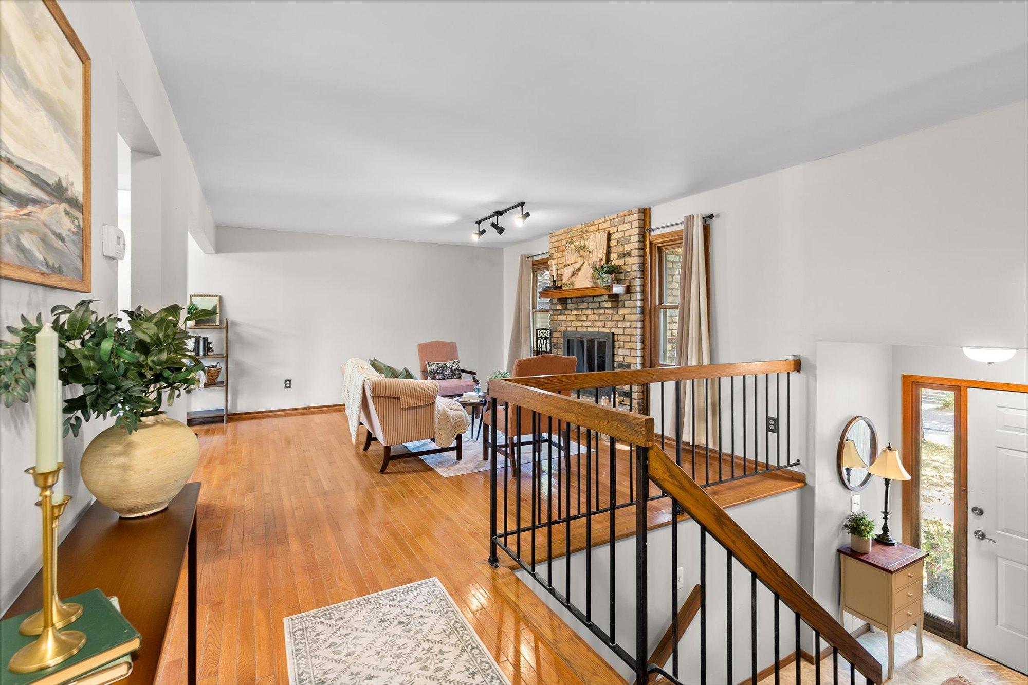 677 California Avenue E Property Photo 10
