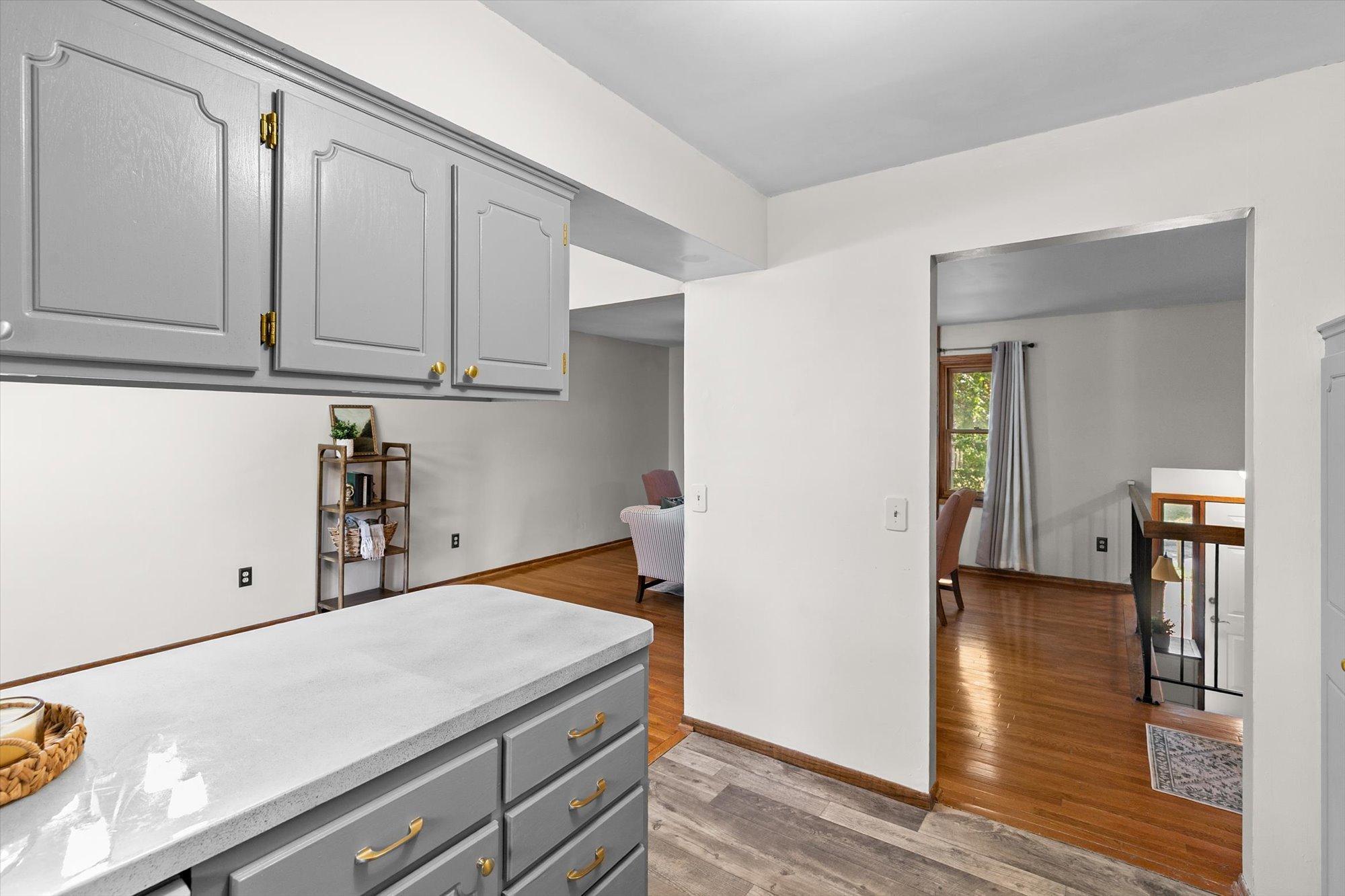 677 California Avenue E Property Photo 17