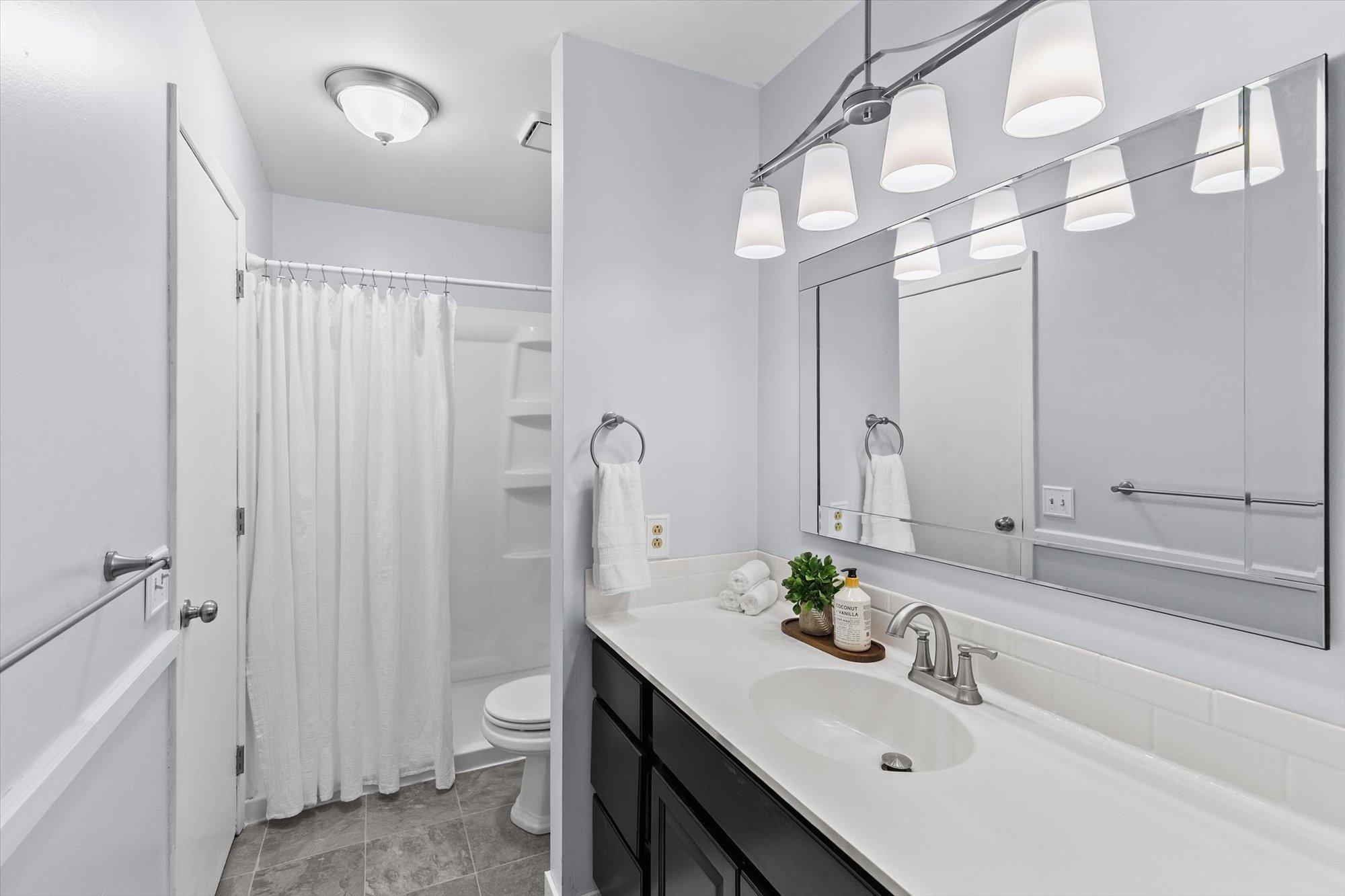 677 California Avenue E Property Photo 22