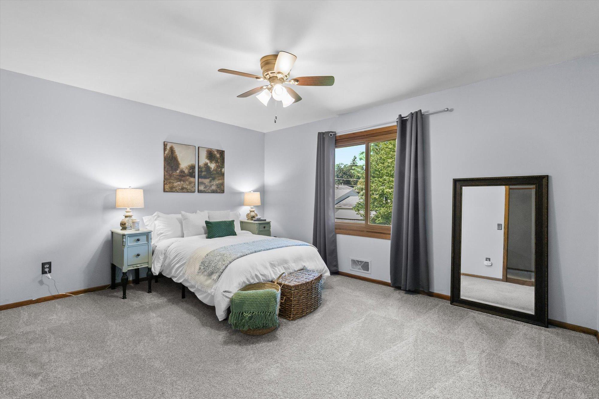 677 California Avenue E Property Photo 23