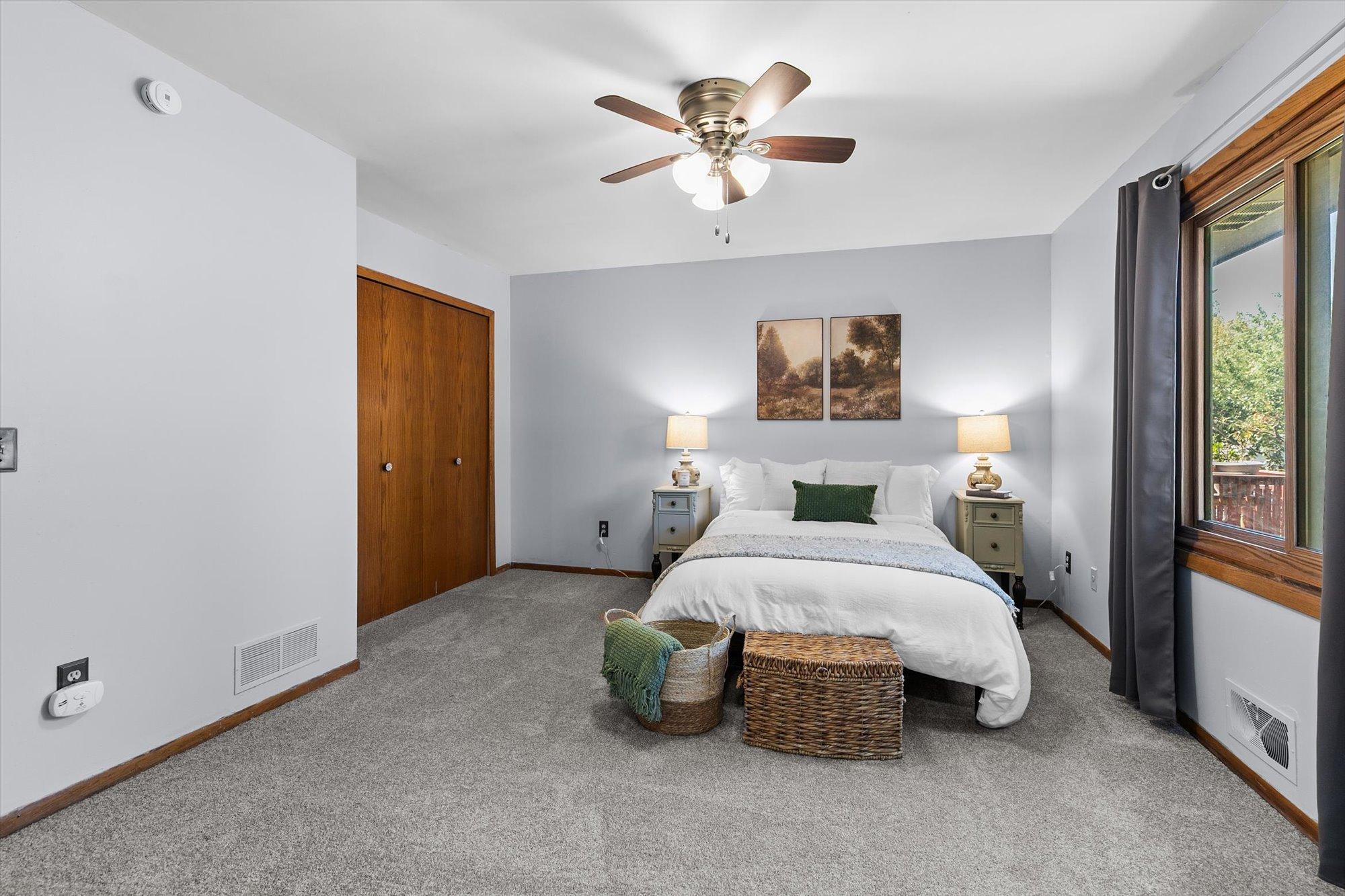 677 California Avenue E Property Photo 24