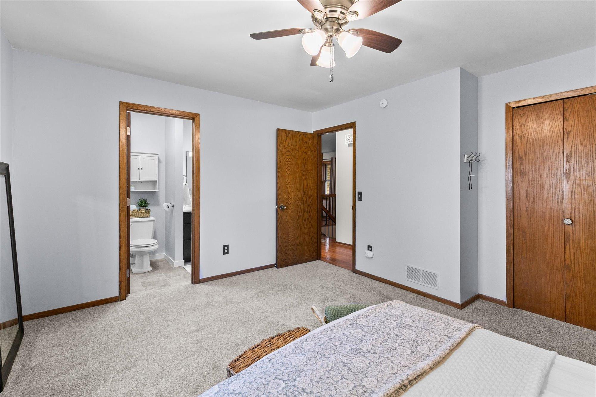 677 California Avenue E Property Photo 25