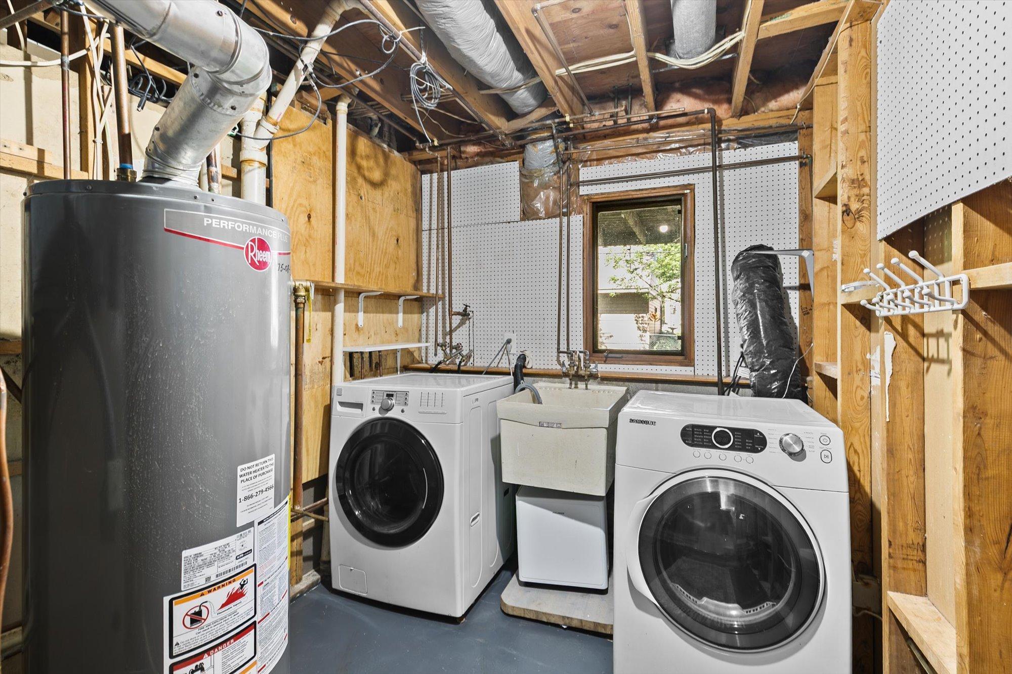 677 California Avenue E Property Photo 35